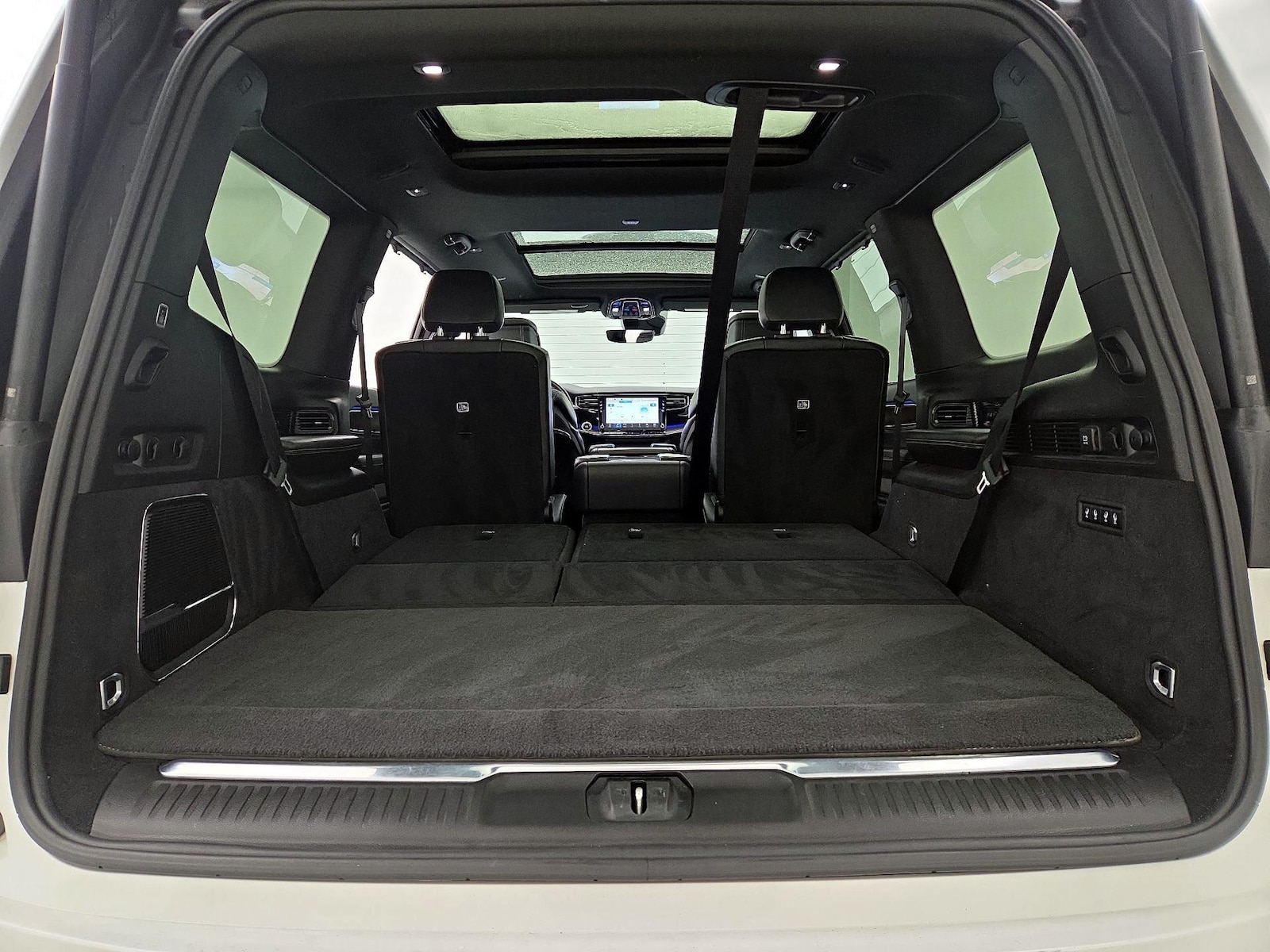 2022 Jeep Grand Wagoneer Series I - Photo 25