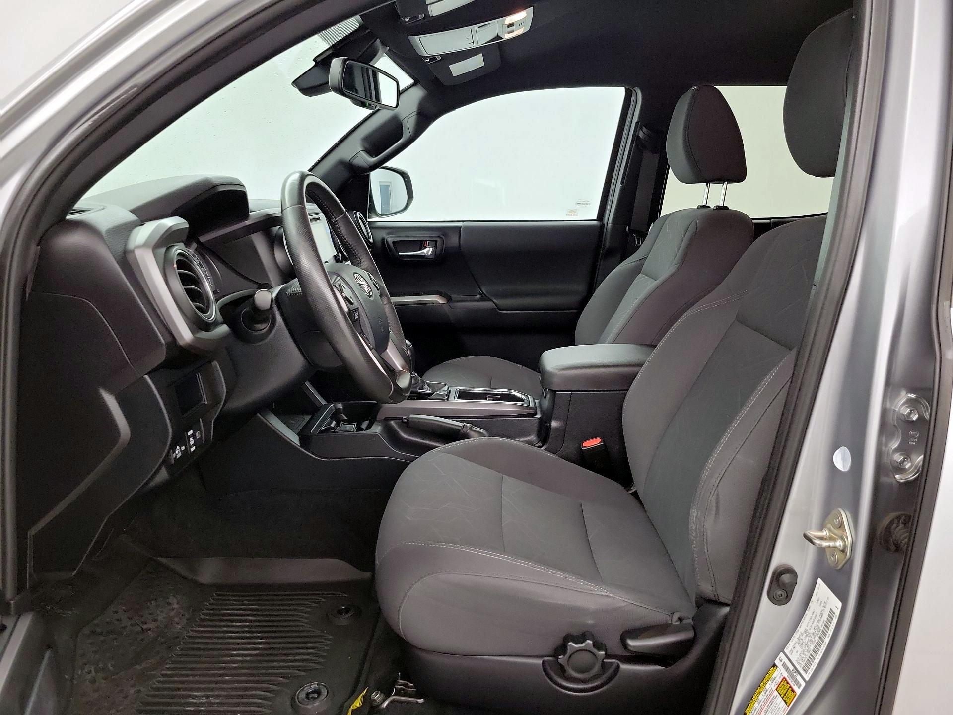 Thumbnail: 2019 Toyota Tacoma - 11