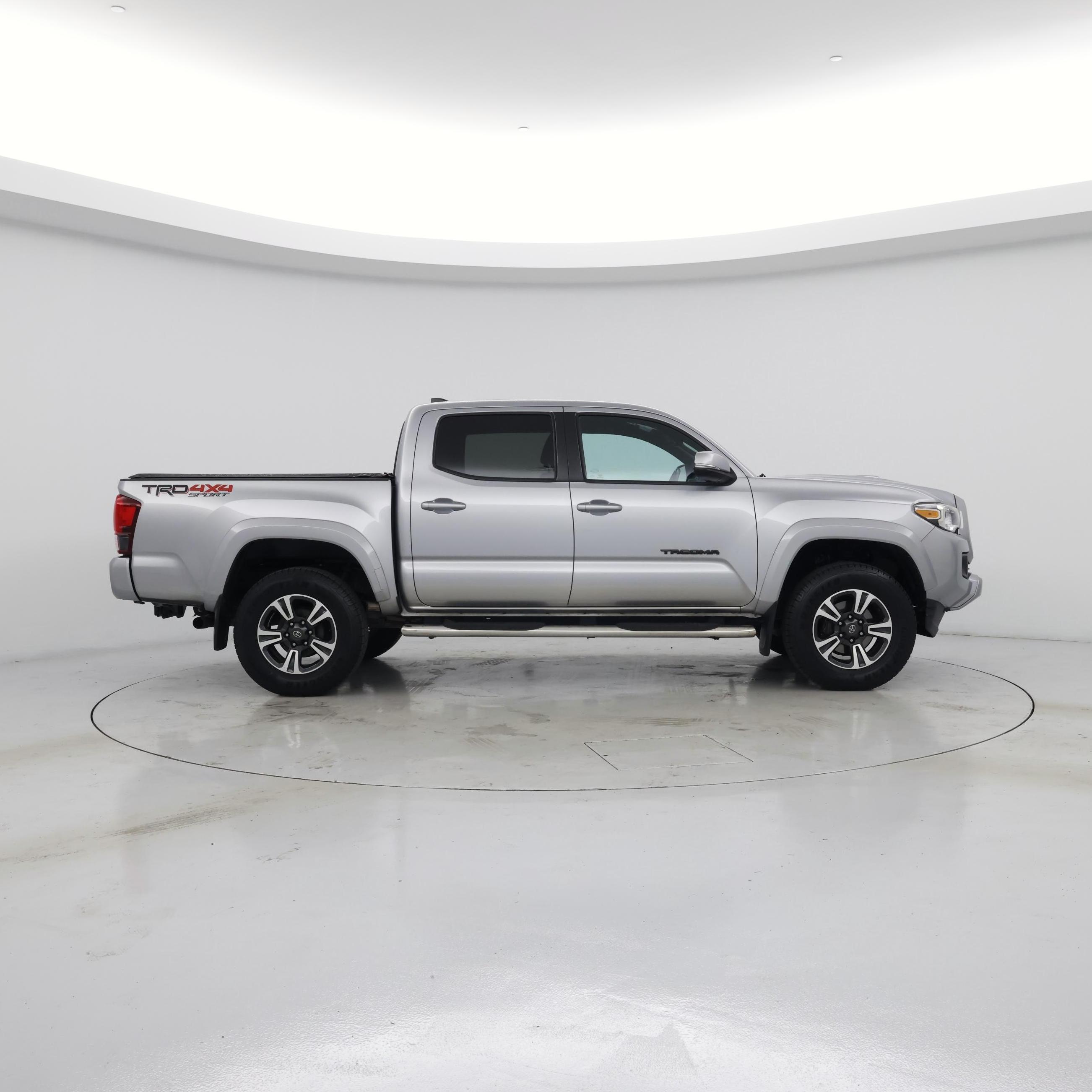 Thumbnail: 2019 Toyota Tacoma - 7