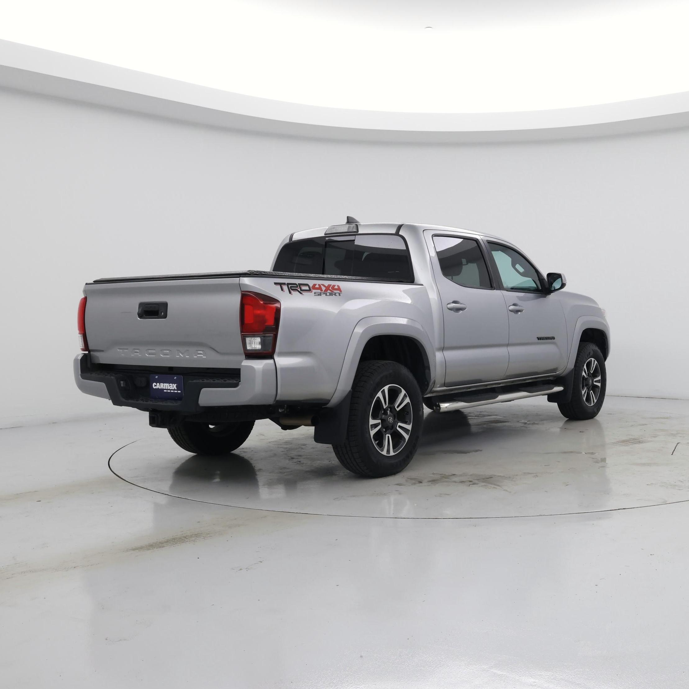 Thumbnail: 2019 Toyota Tacoma - 8