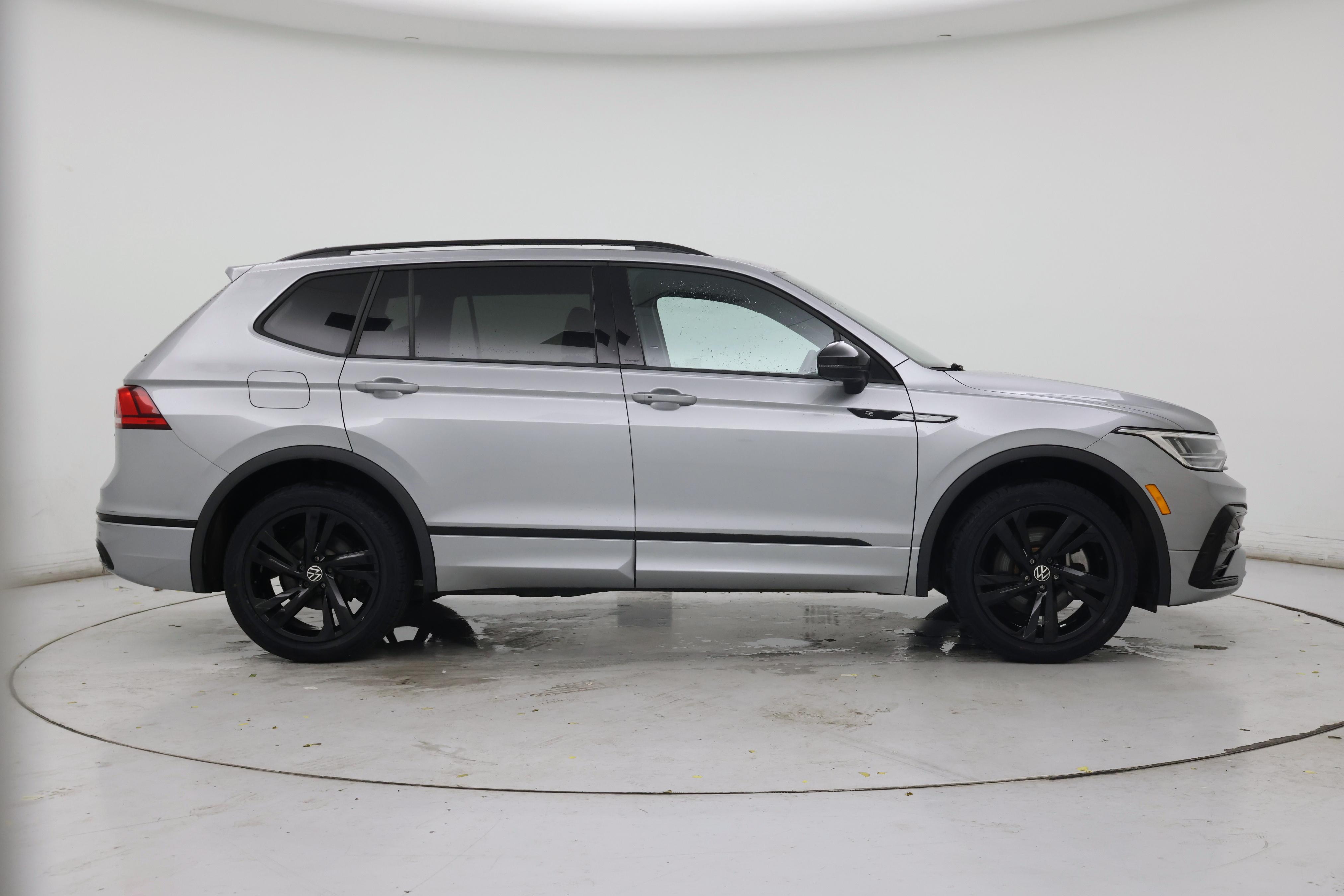 Thumbnail: 2023 Volkswagen Tiguan - 7