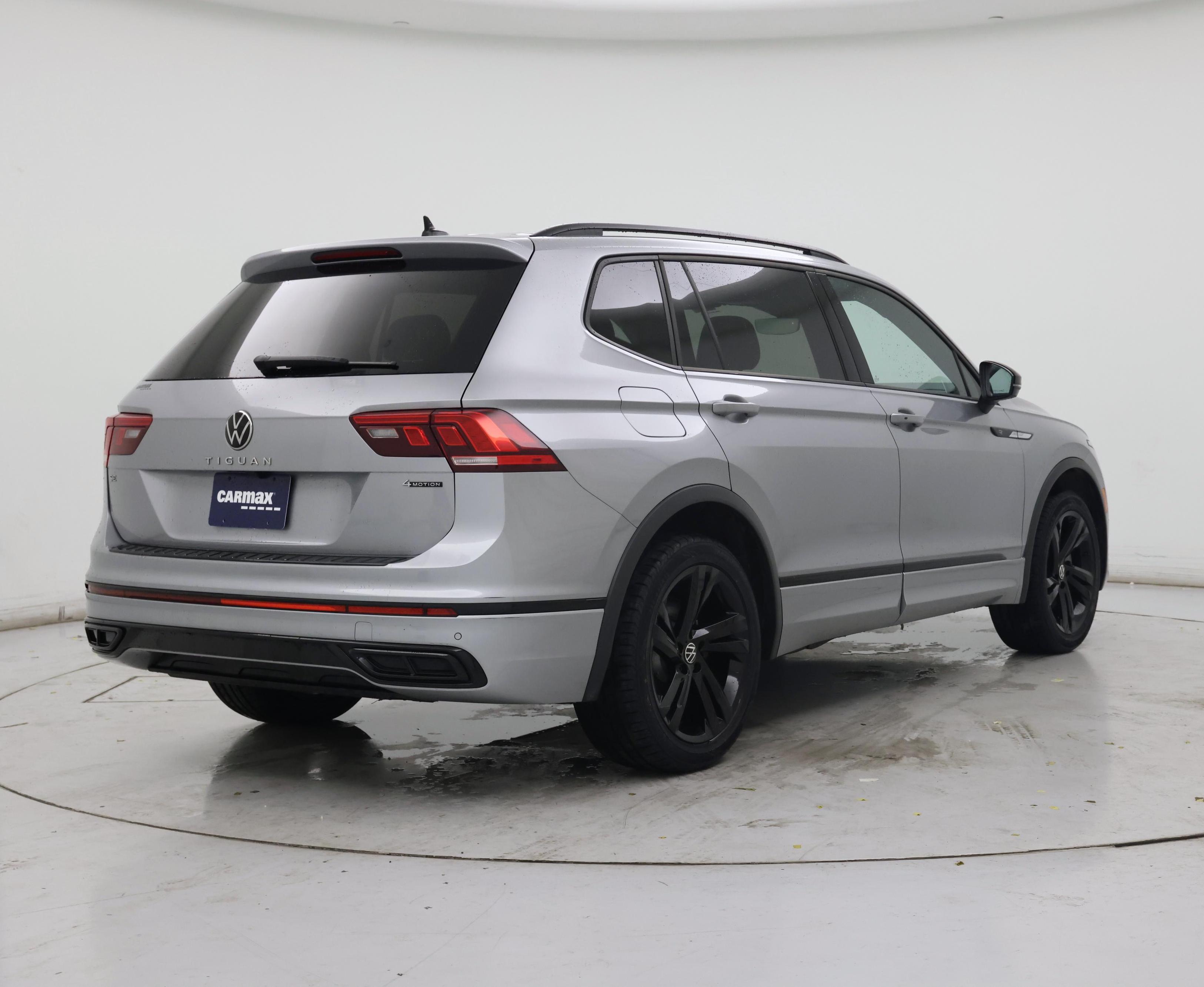 Thumbnail: 2023 Volkswagen Tiguan - 8