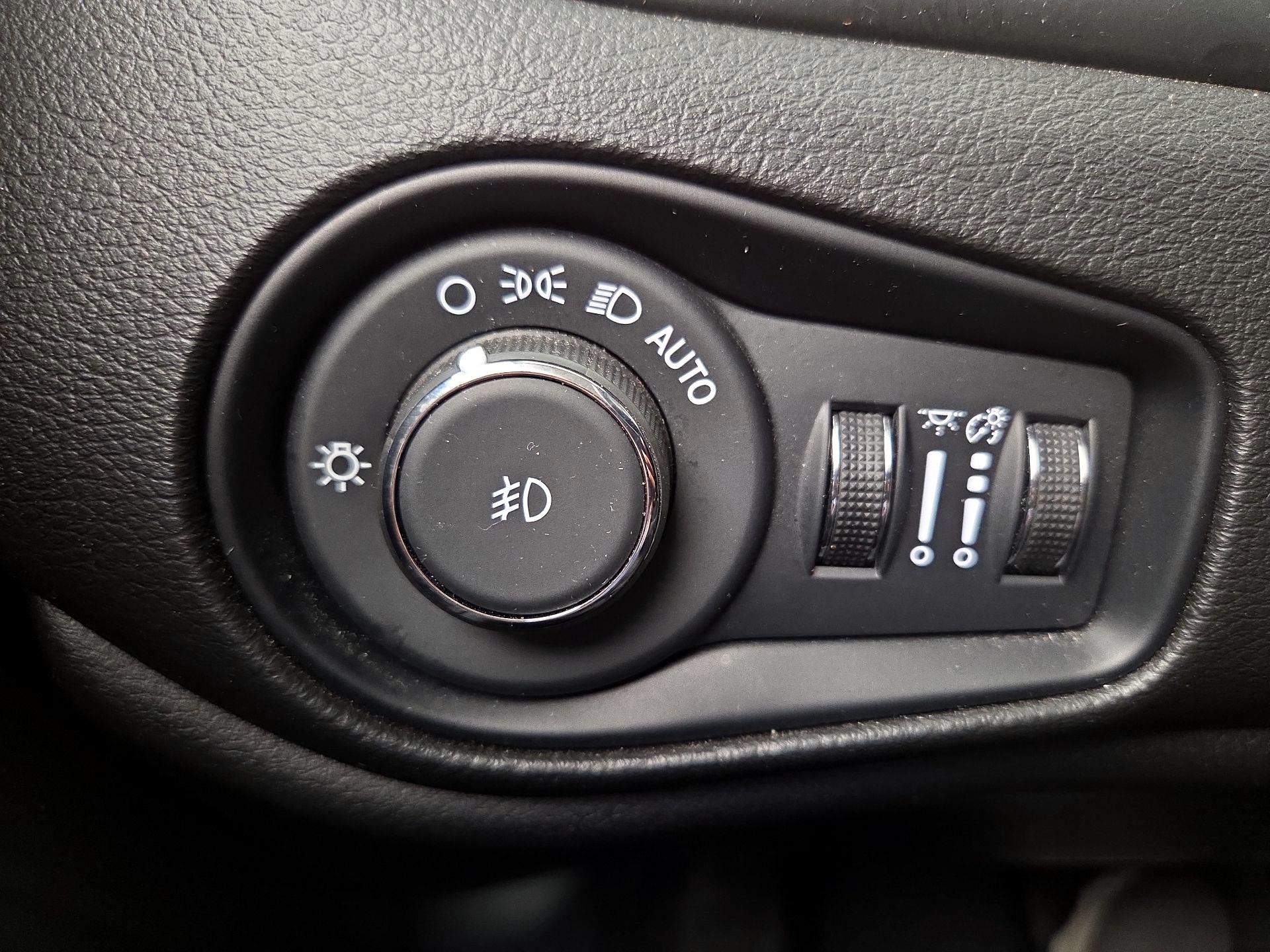 Thumbnail: 2022 Jeep Renegade - 13