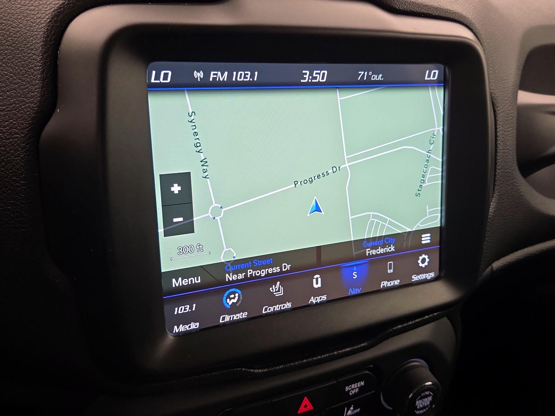 Thumbnail: 2022 Jeep Renegade - 14