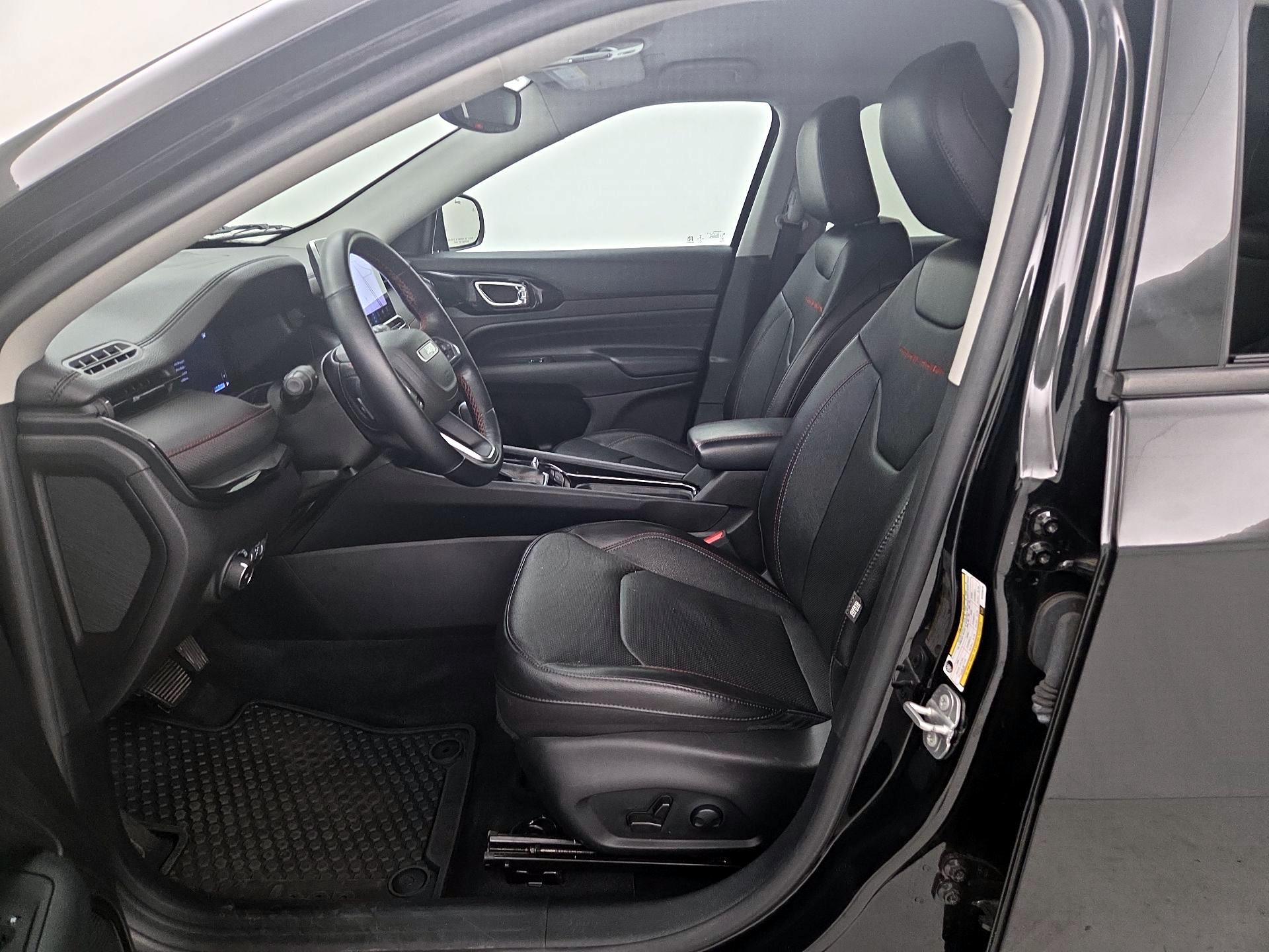 Thumbnail: 2022 Jeep Compass - 11