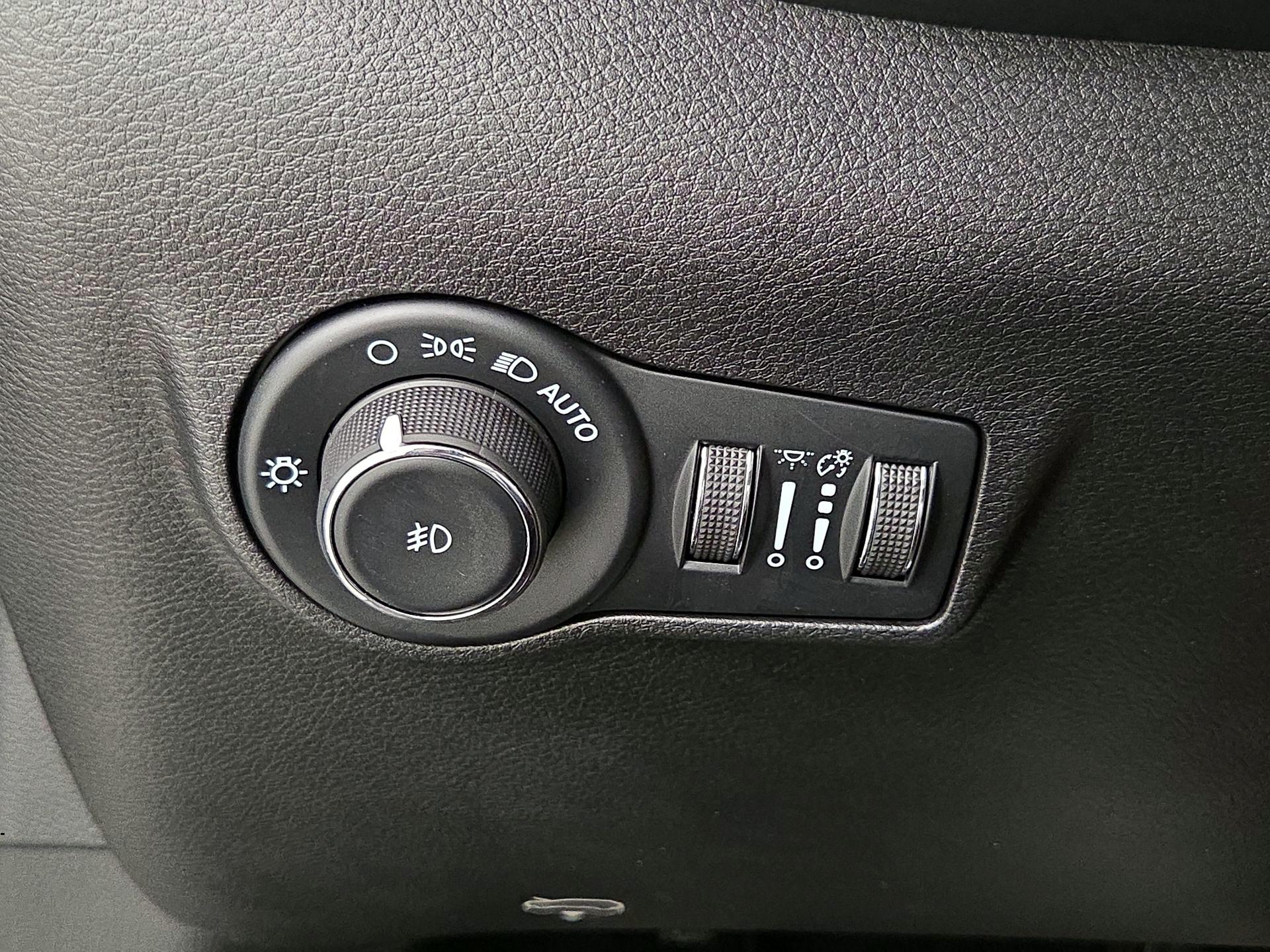 Thumbnail: 2022 Jeep Compass - 13