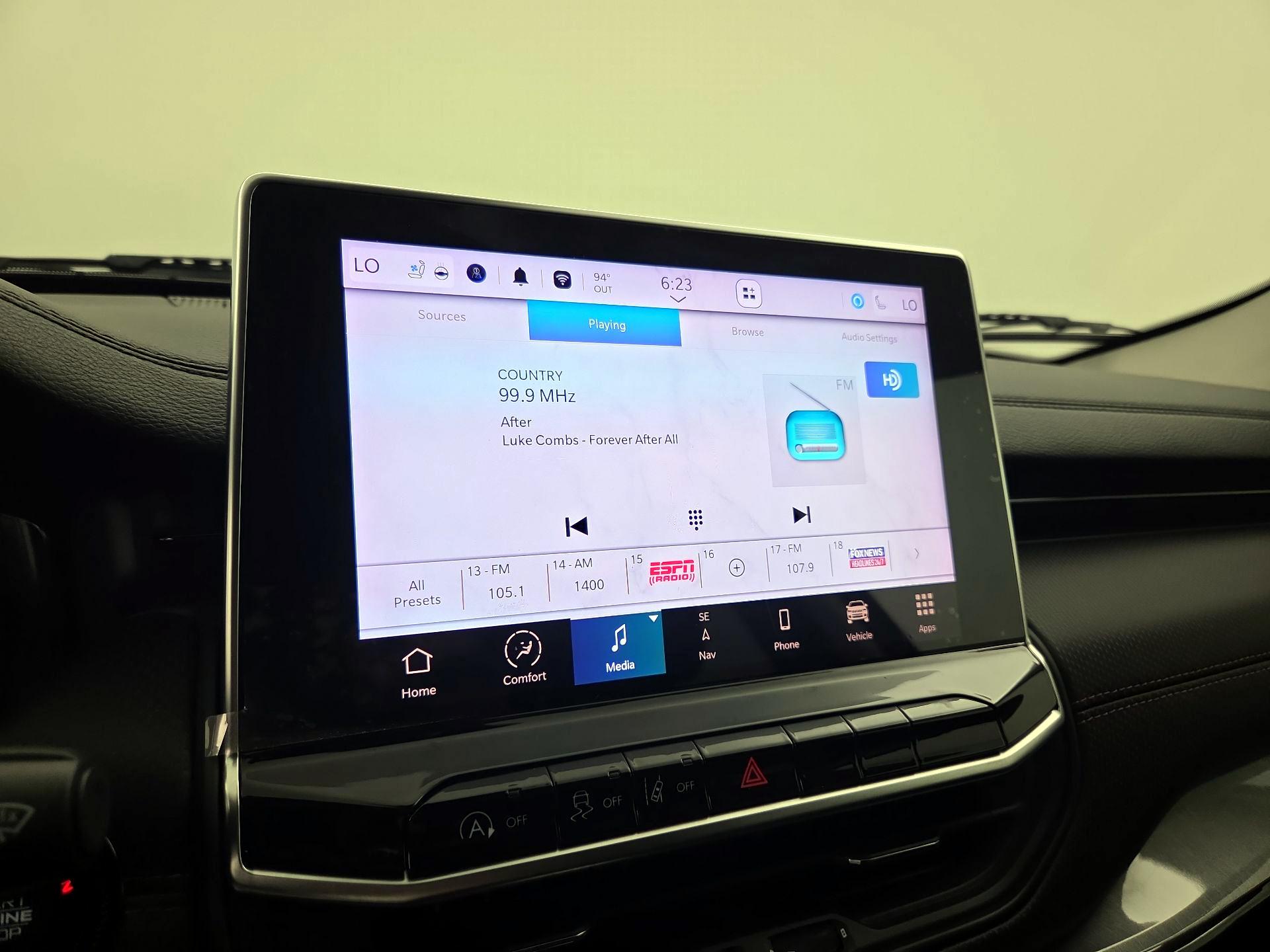 Thumbnail: 2022 Jeep Compass - 16