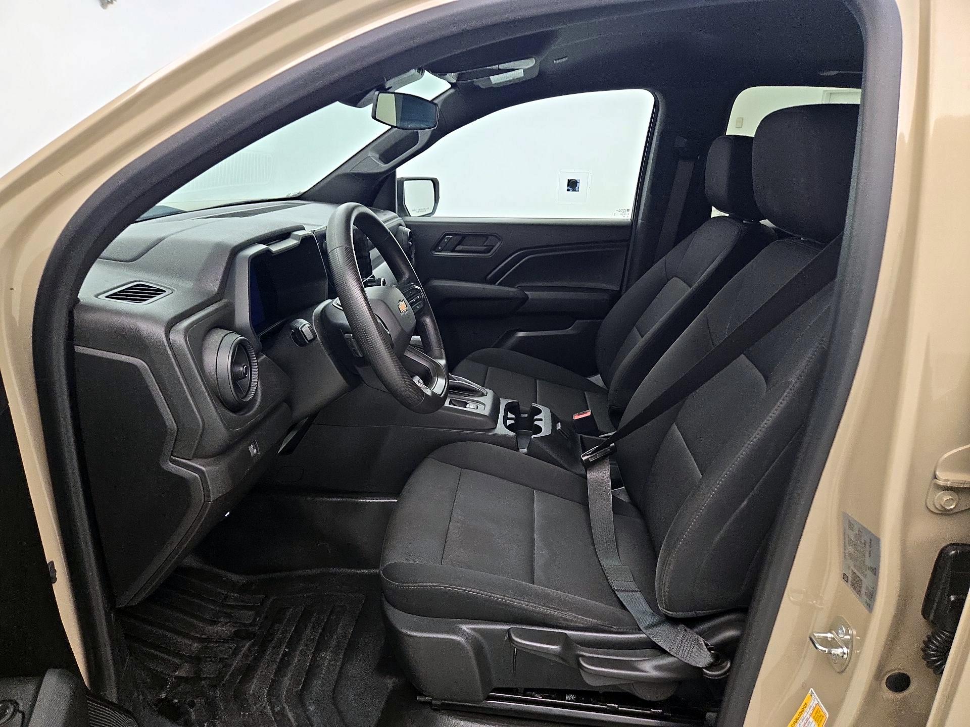 Thumbnail: 2023 Chevrolet Colorado - 11