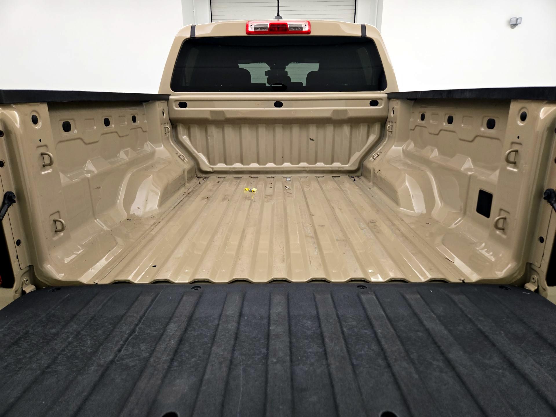 Thumbnail: 2023 Chevrolet Colorado - 20