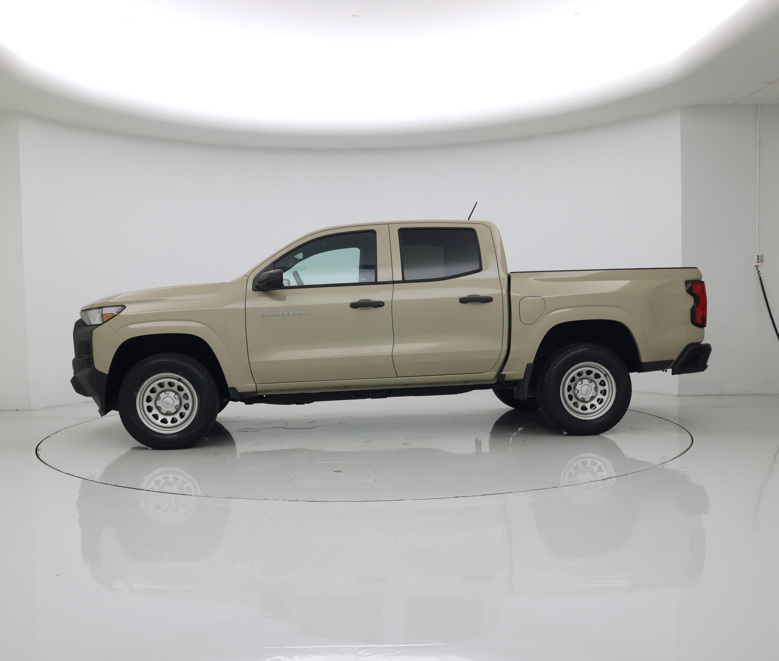 Thumbnail: 2023 Chevrolet Colorado - 3