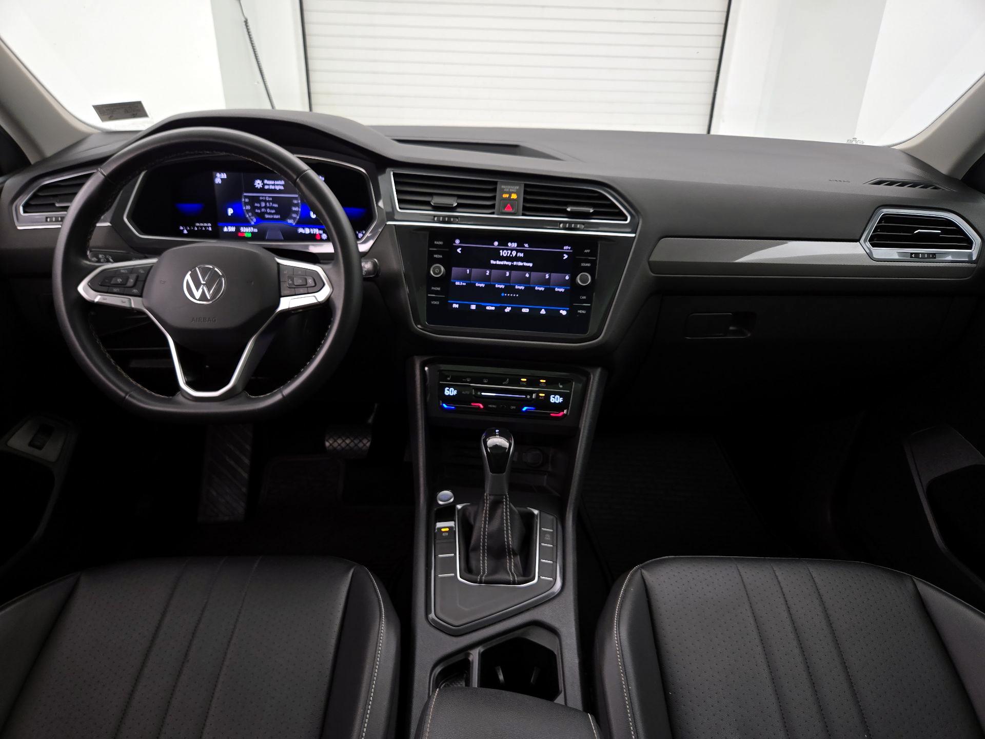 Thumbnail: 2022 Volkswagen Tiguan - 9