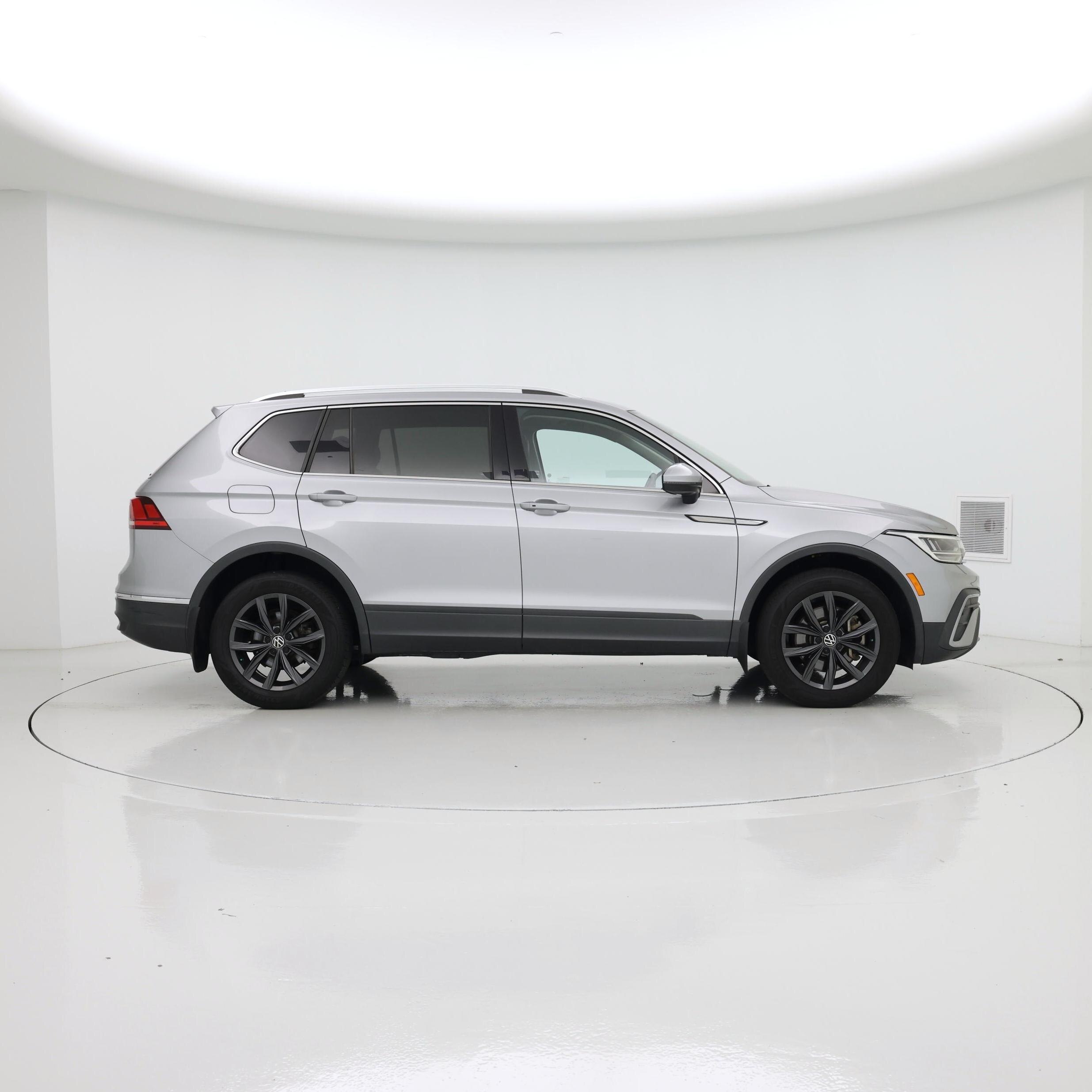 Thumbnail: 2022 Volkswagen Tiguan - 7