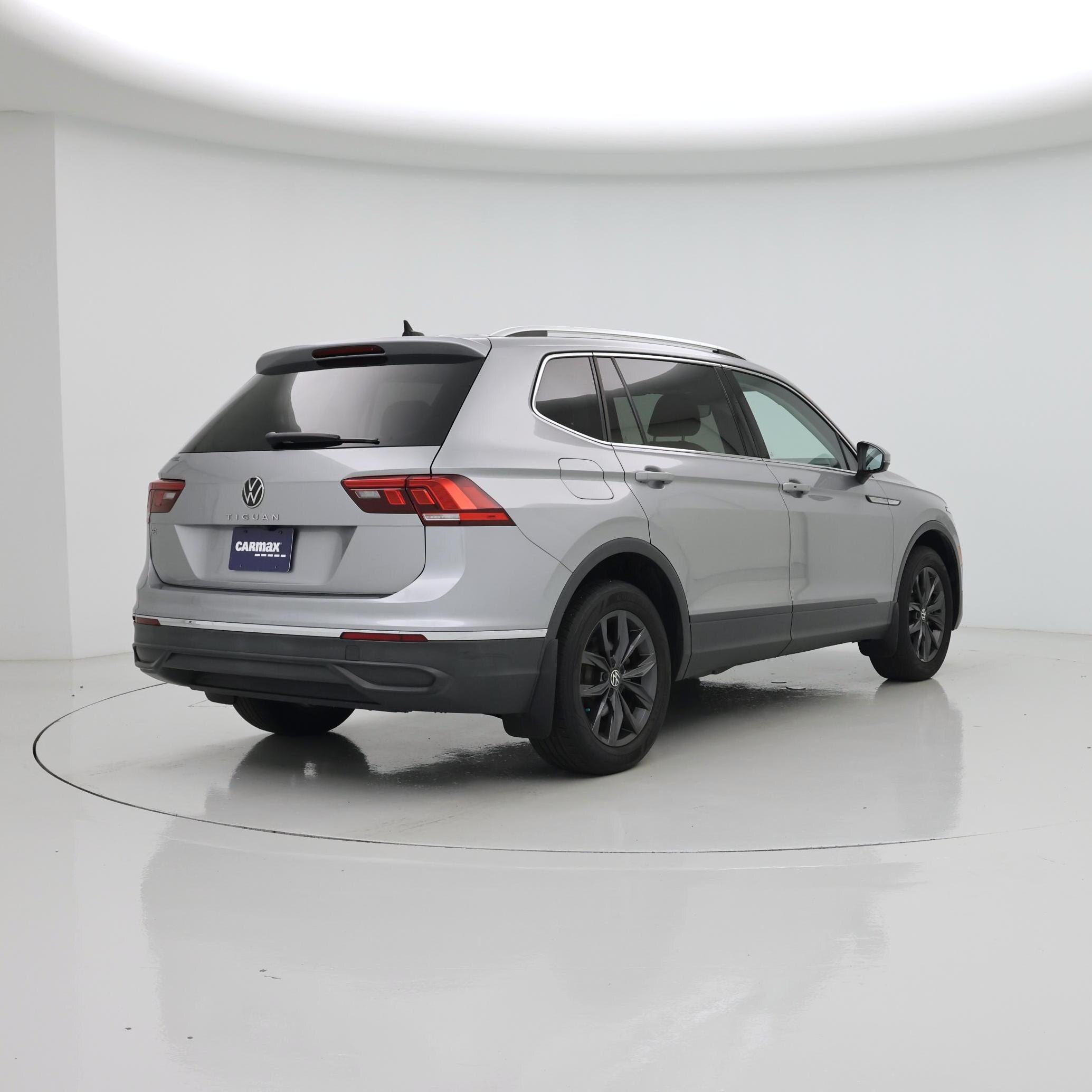 Thumbnail: 2022 Volkswagen Tiguan - 8