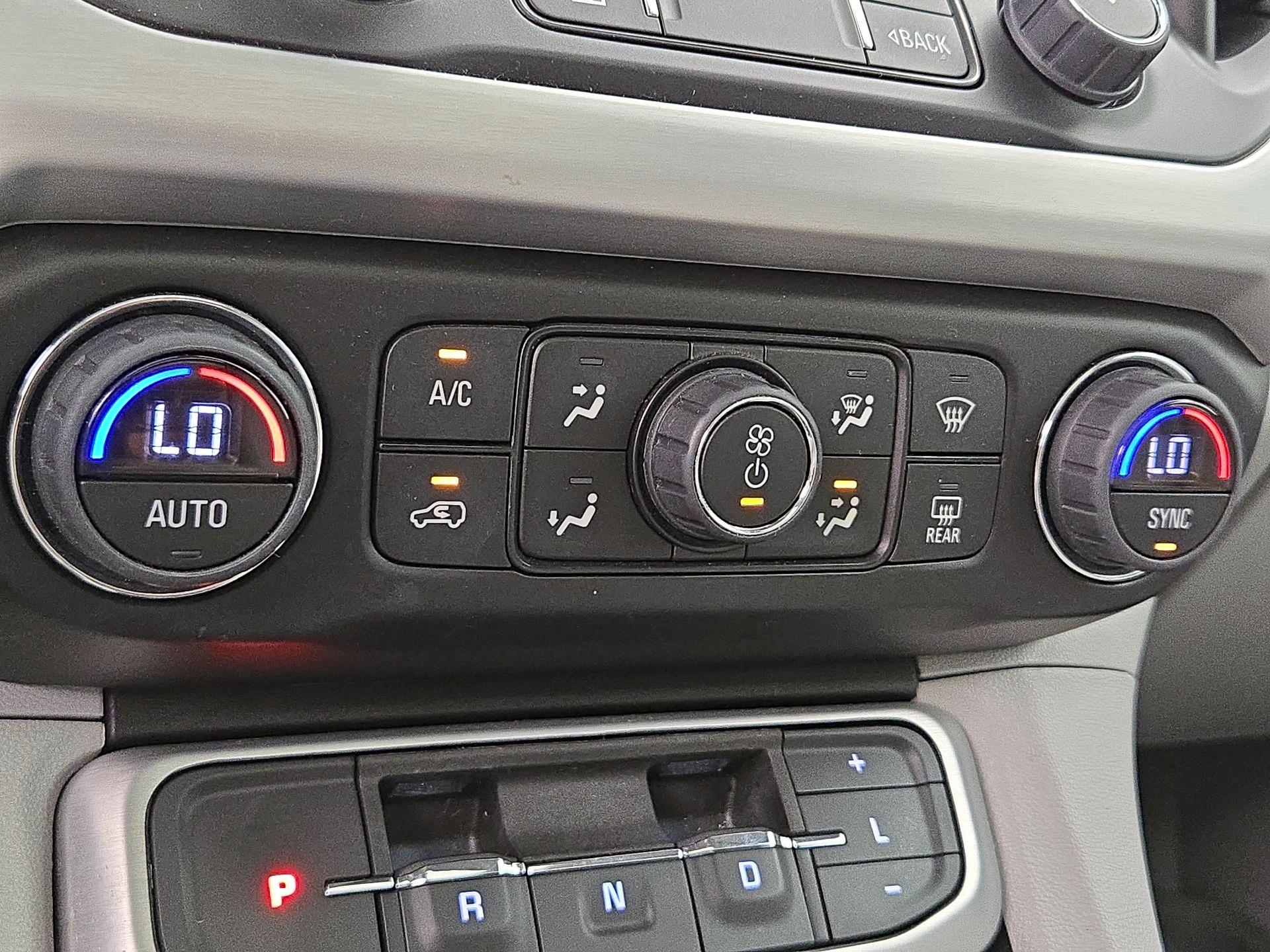 Thumbnail: 2023 GMC Acadia - 17
