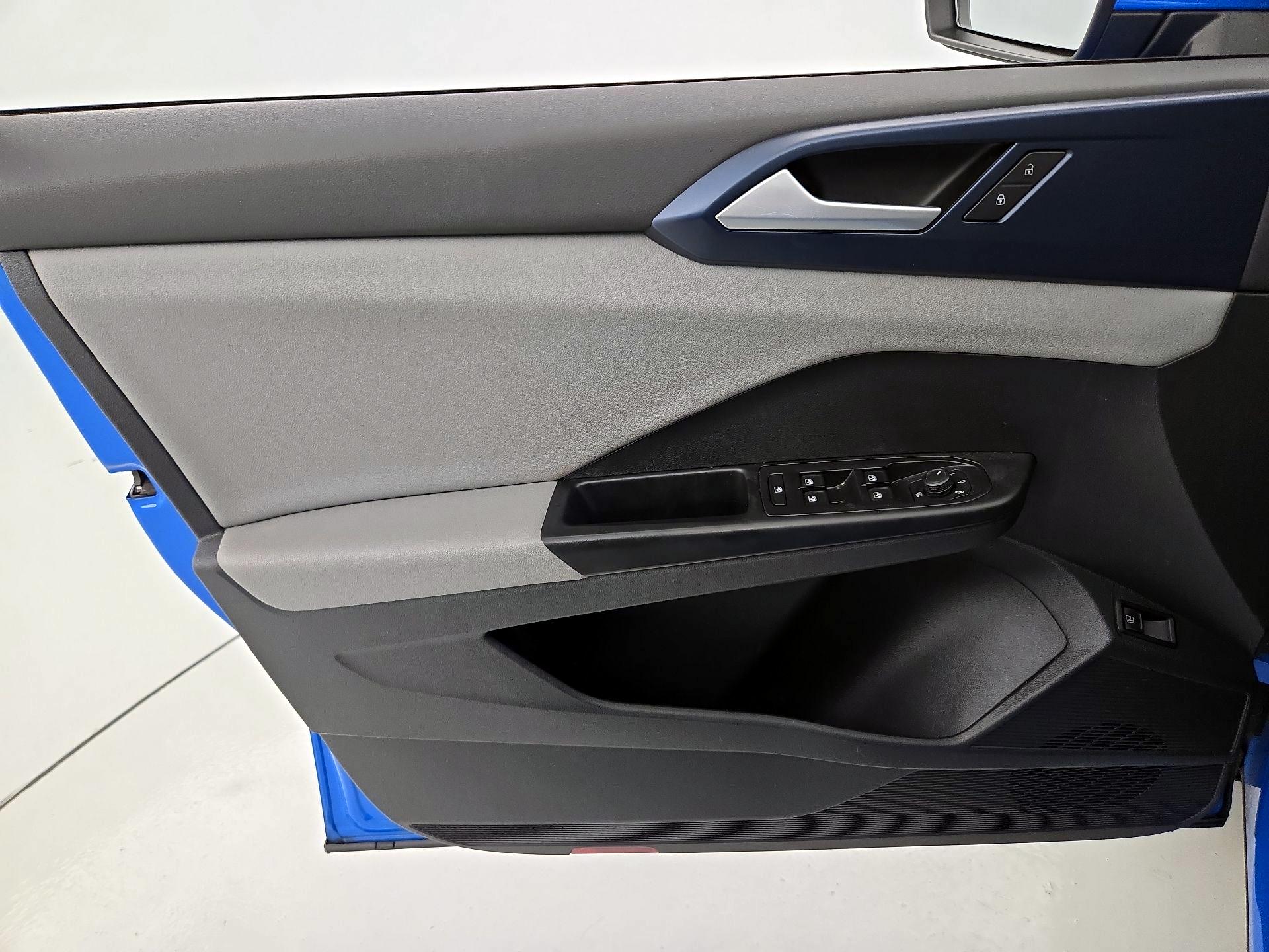 Thumbnail: 2022 Volkswagen Taos - 12