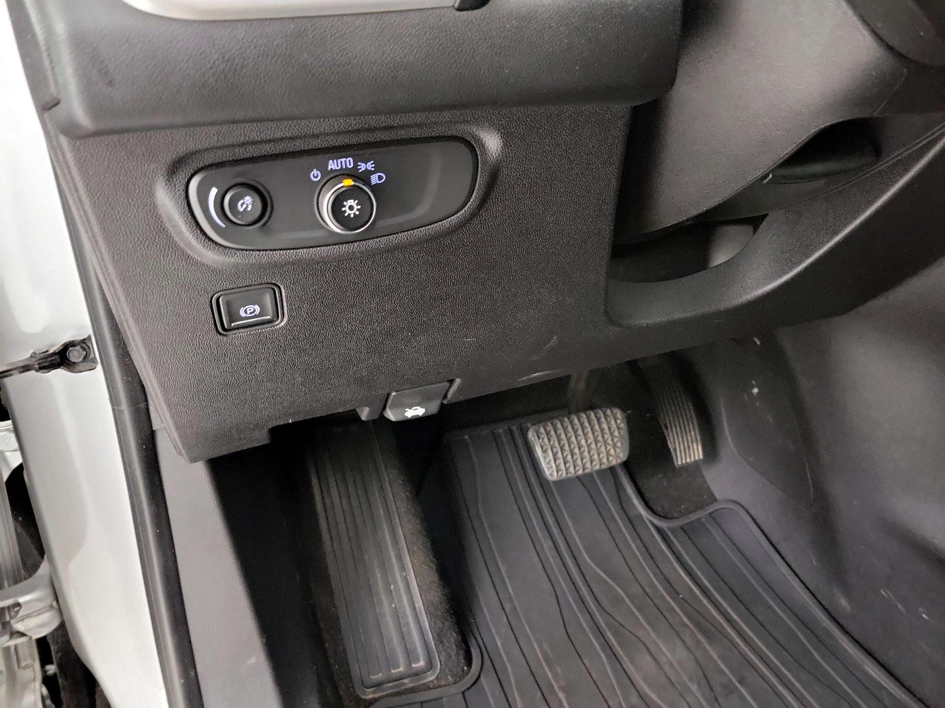 Thumbnail: 2018 GMC Terrain - 13