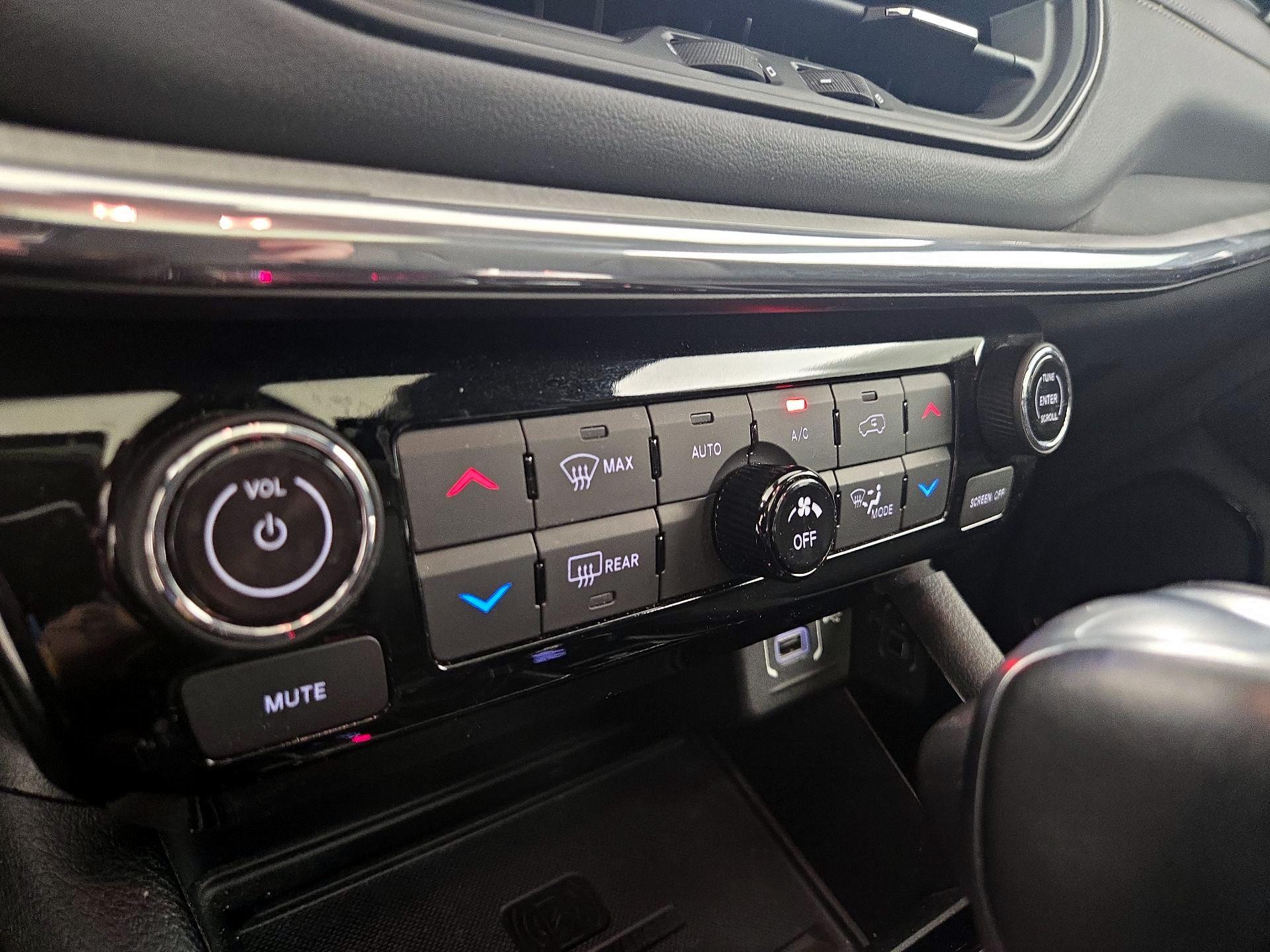 Thumbnail: 2022 Jeep Compass - 17