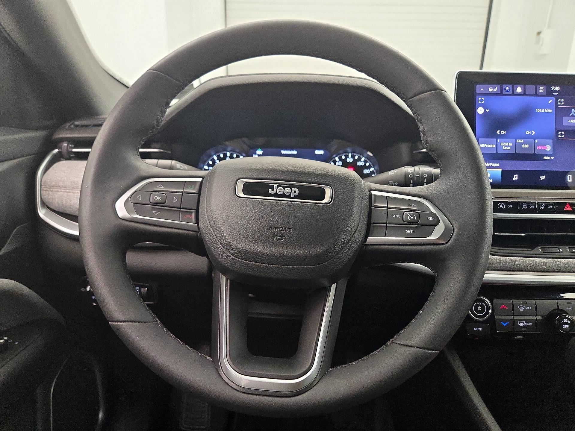 Thumbnail: 2023 Jeep Compass - 10