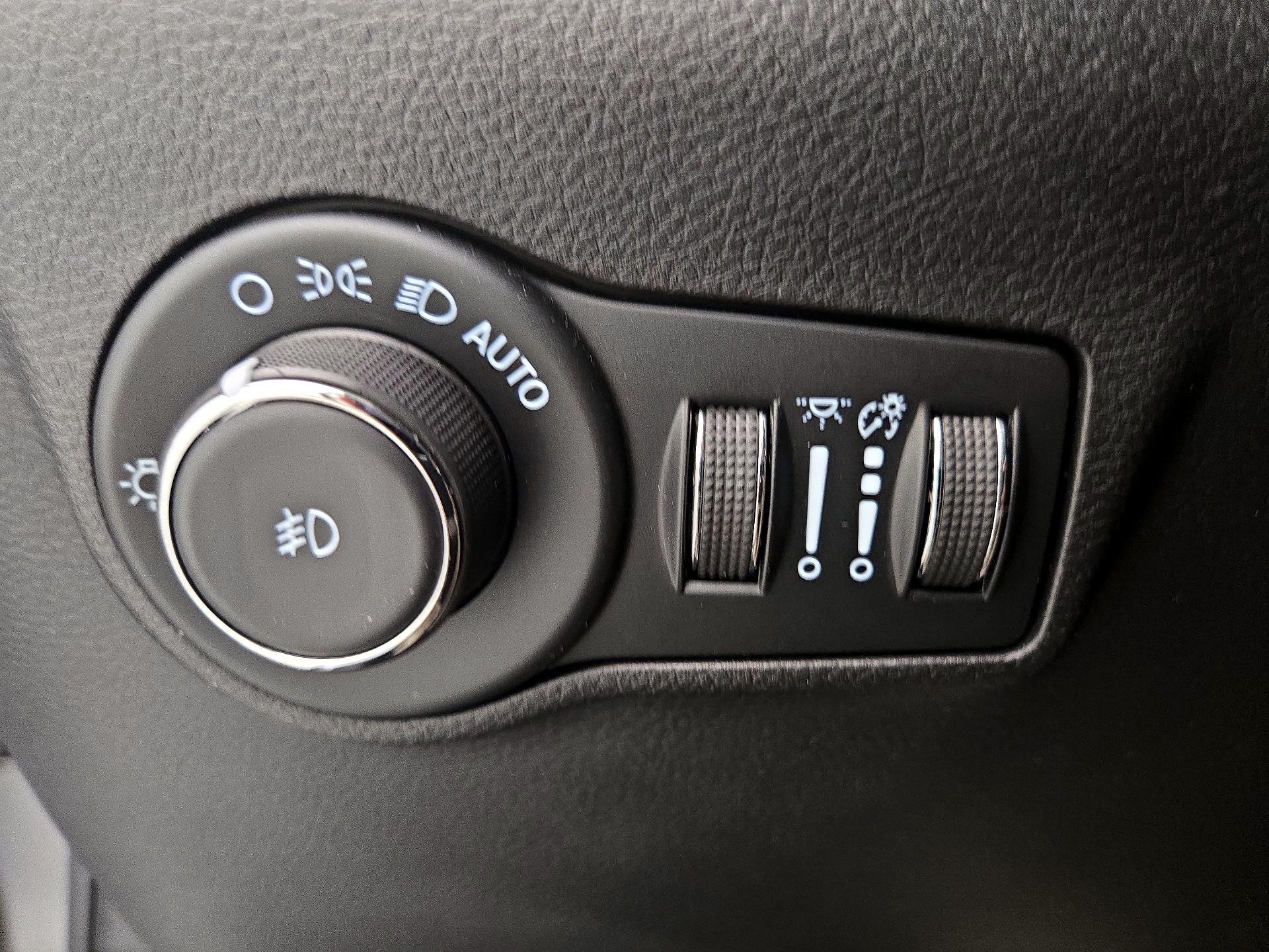 Thumbnail: 2023 Jeep Compass - 13