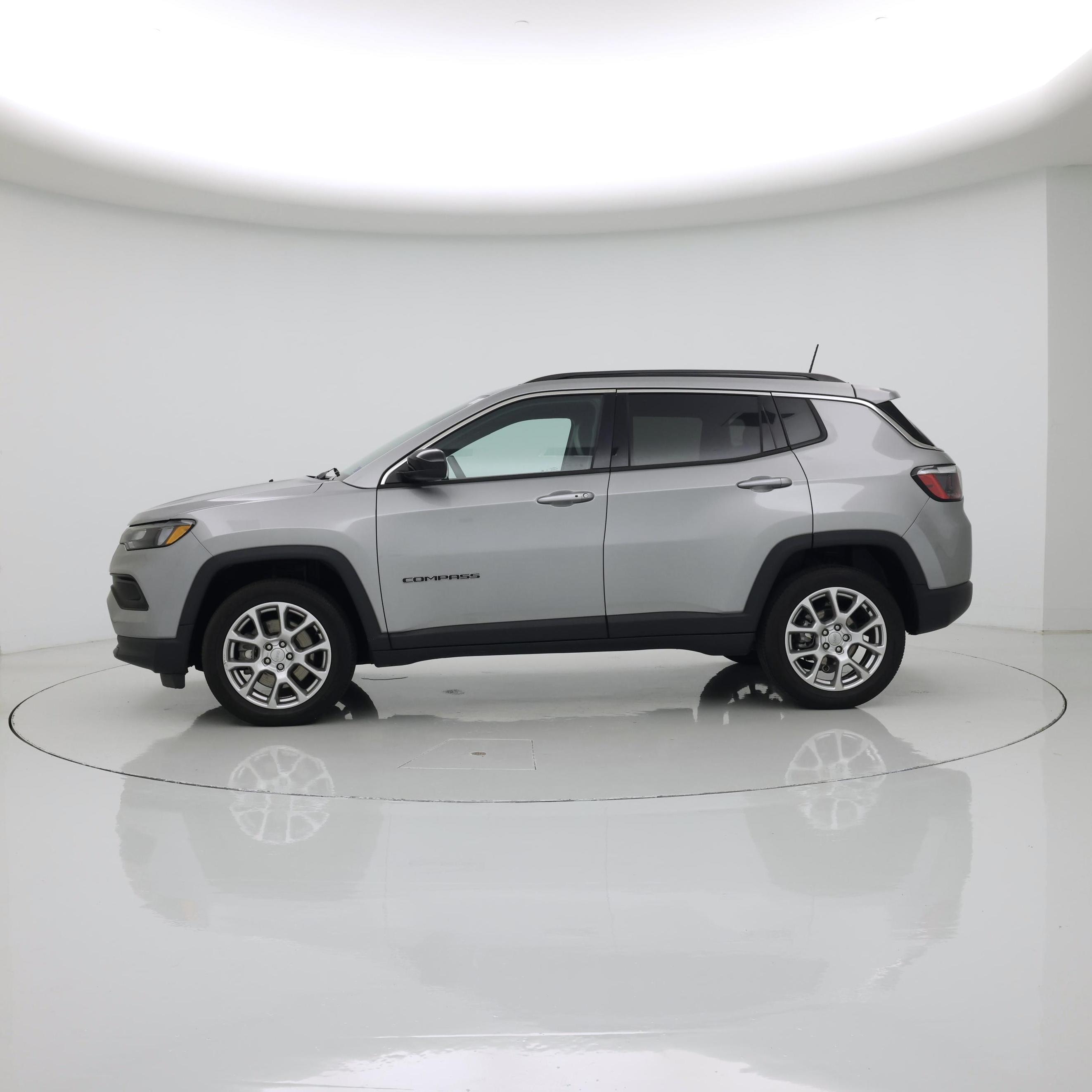 Thumbnail: 2023 Jeep Compass - 3