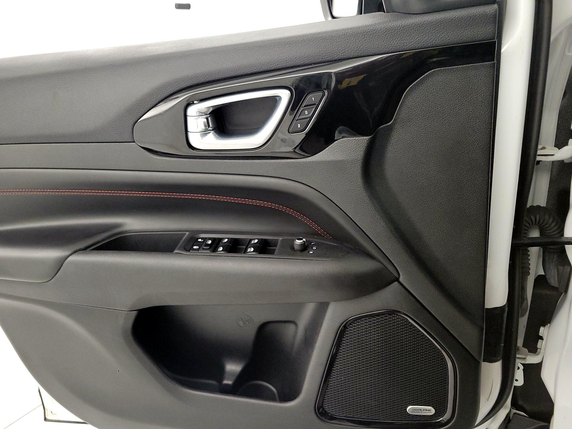 Thumbnail: 2022 Jeep Compass - 12