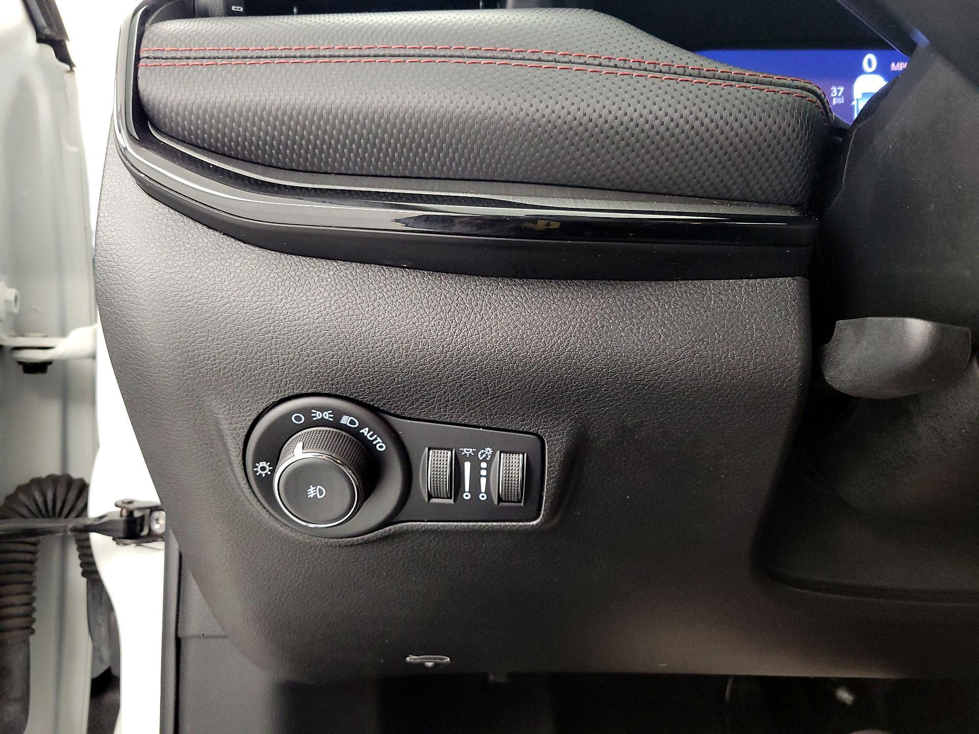 Thumbnail: 2022 Jeep Compass - 13