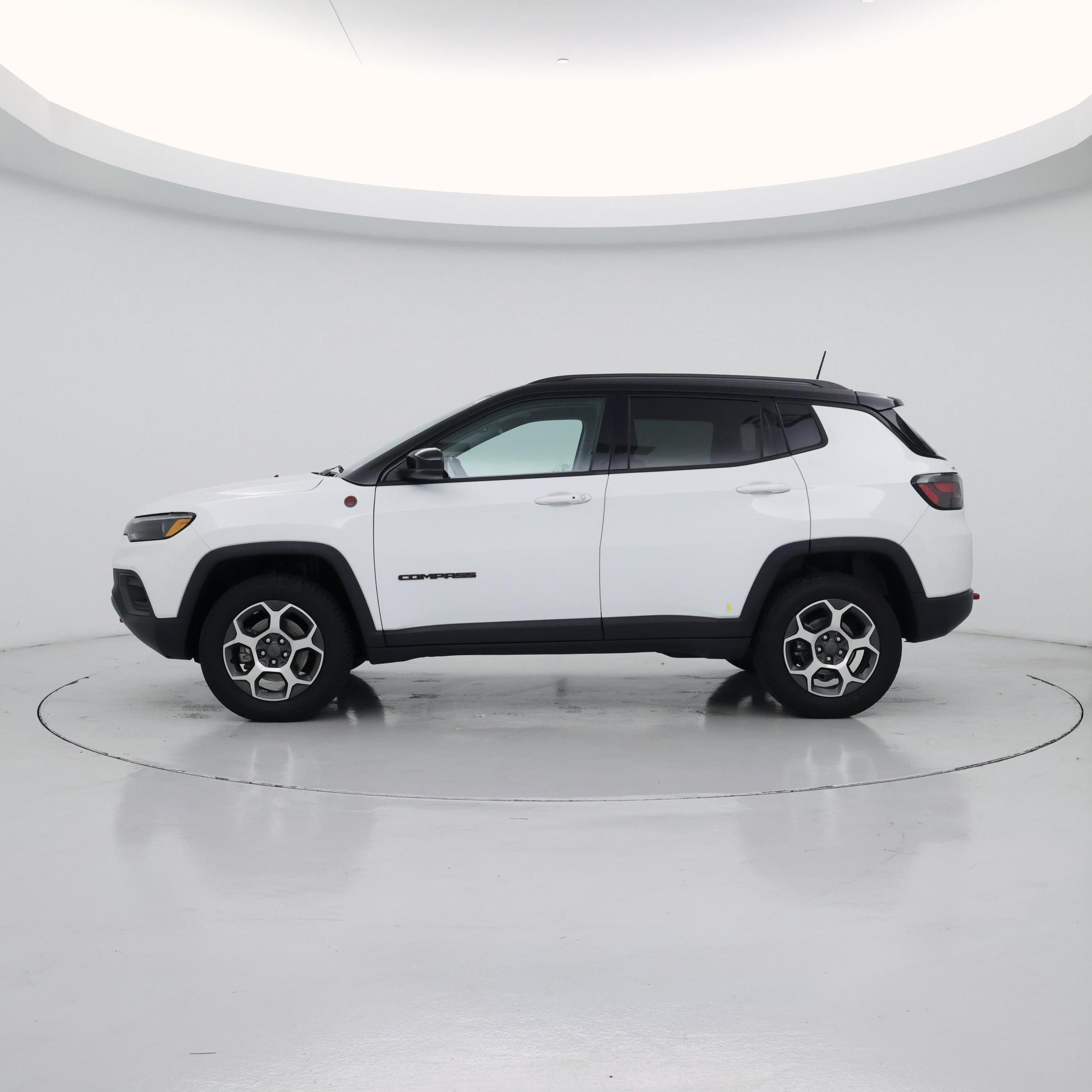 Thumbnail: 2022 Jeep Compass - 3