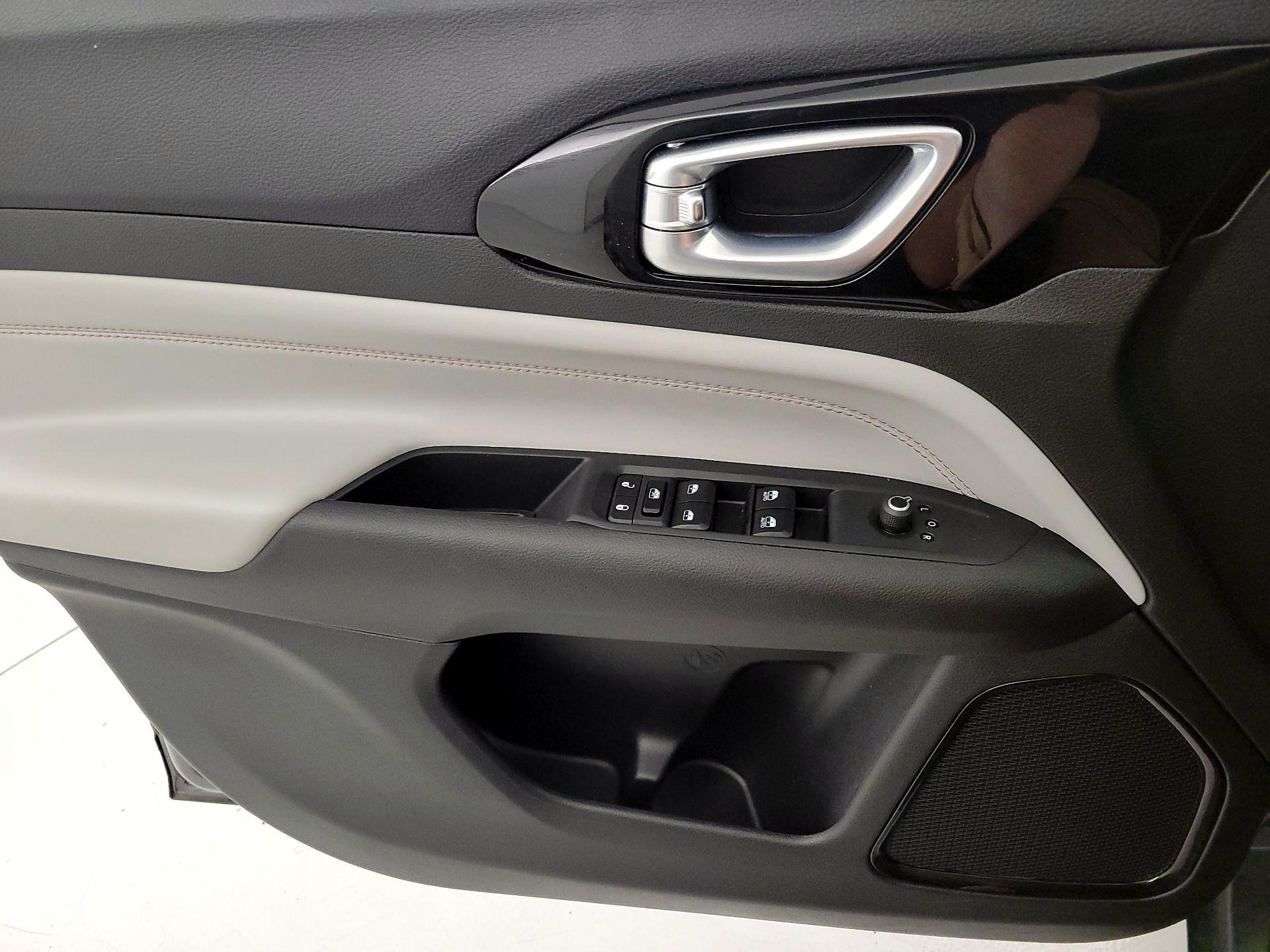 Thumbnail: 2023 Jeep Compass - 12
