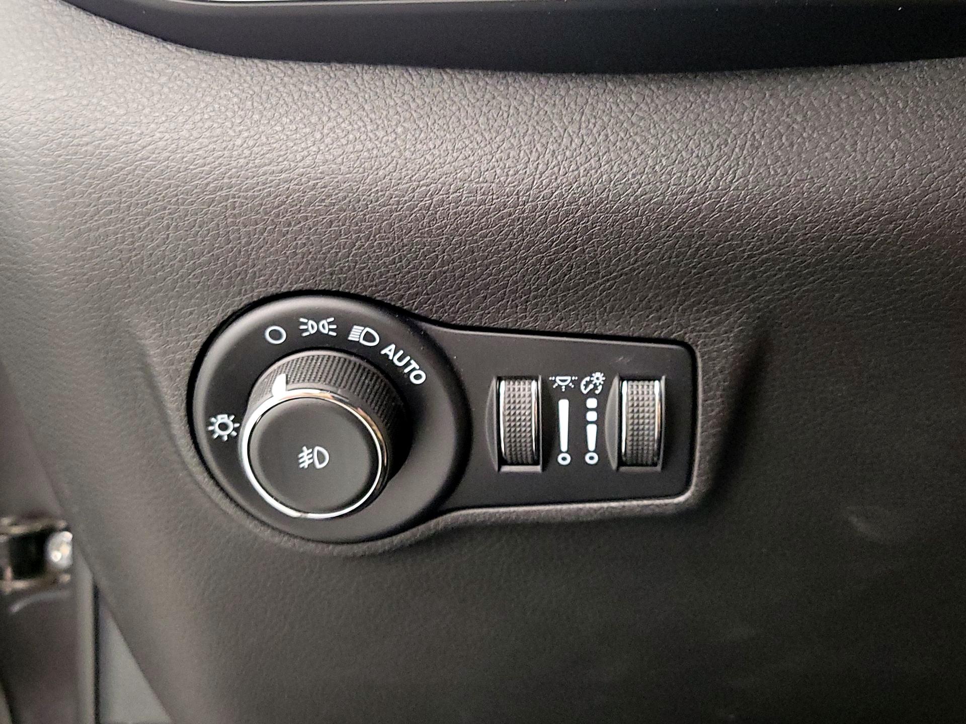 Thumbnail: 2023 Jeep Compass - 13