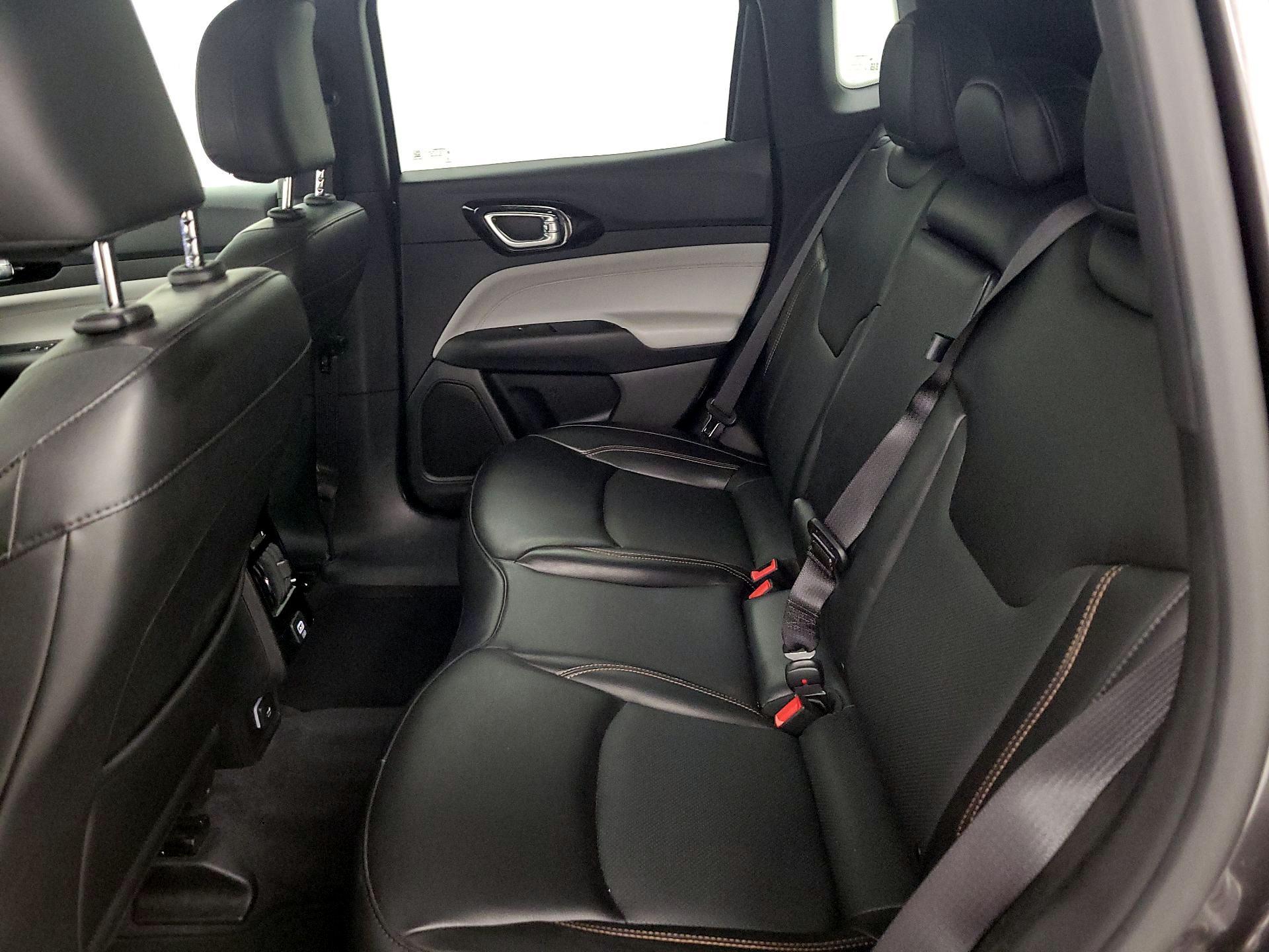Thumbnail: 2023 Jeep Compass - 20