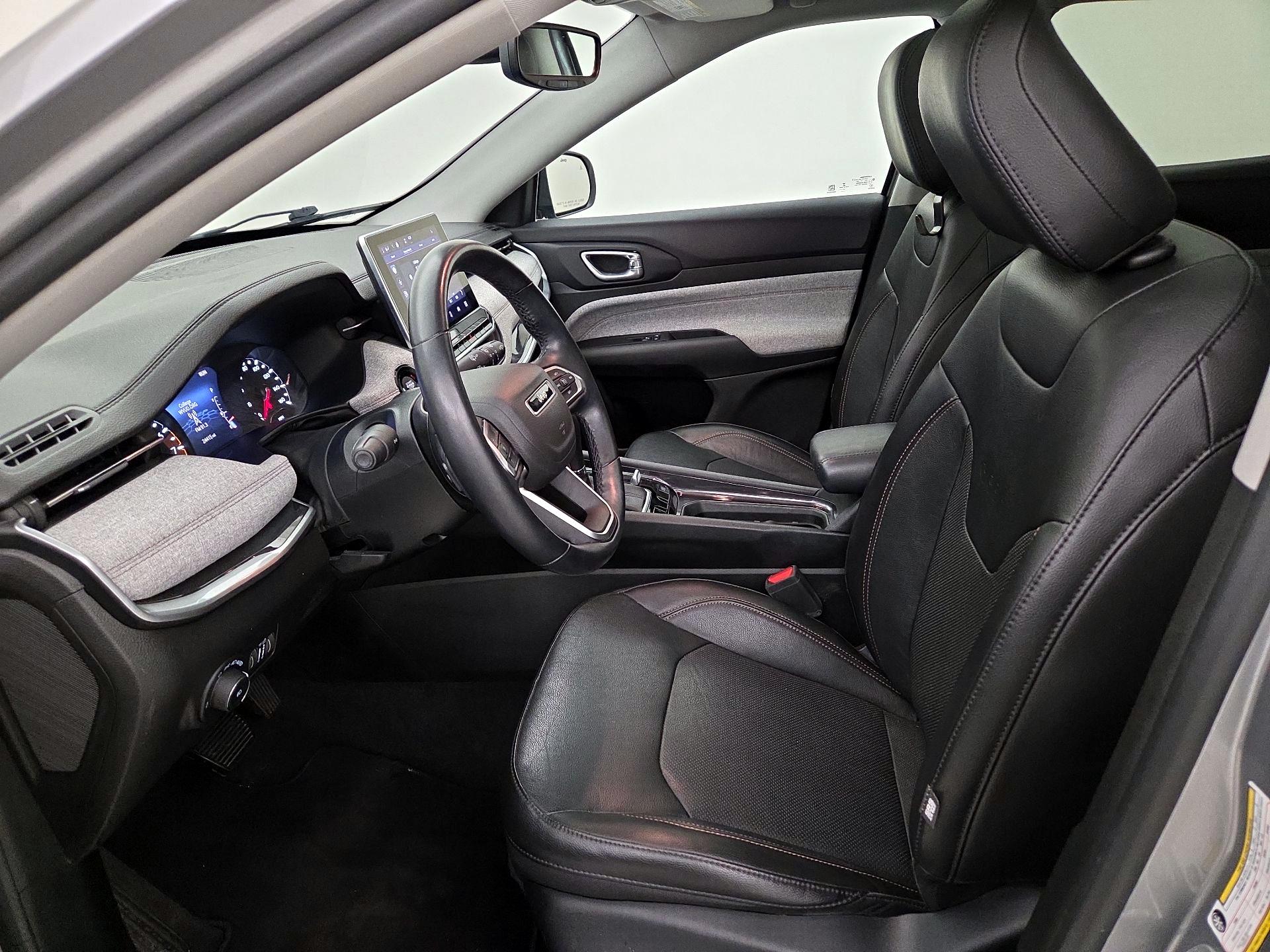 Thumbnail: 2022 Jeep Compass - 11