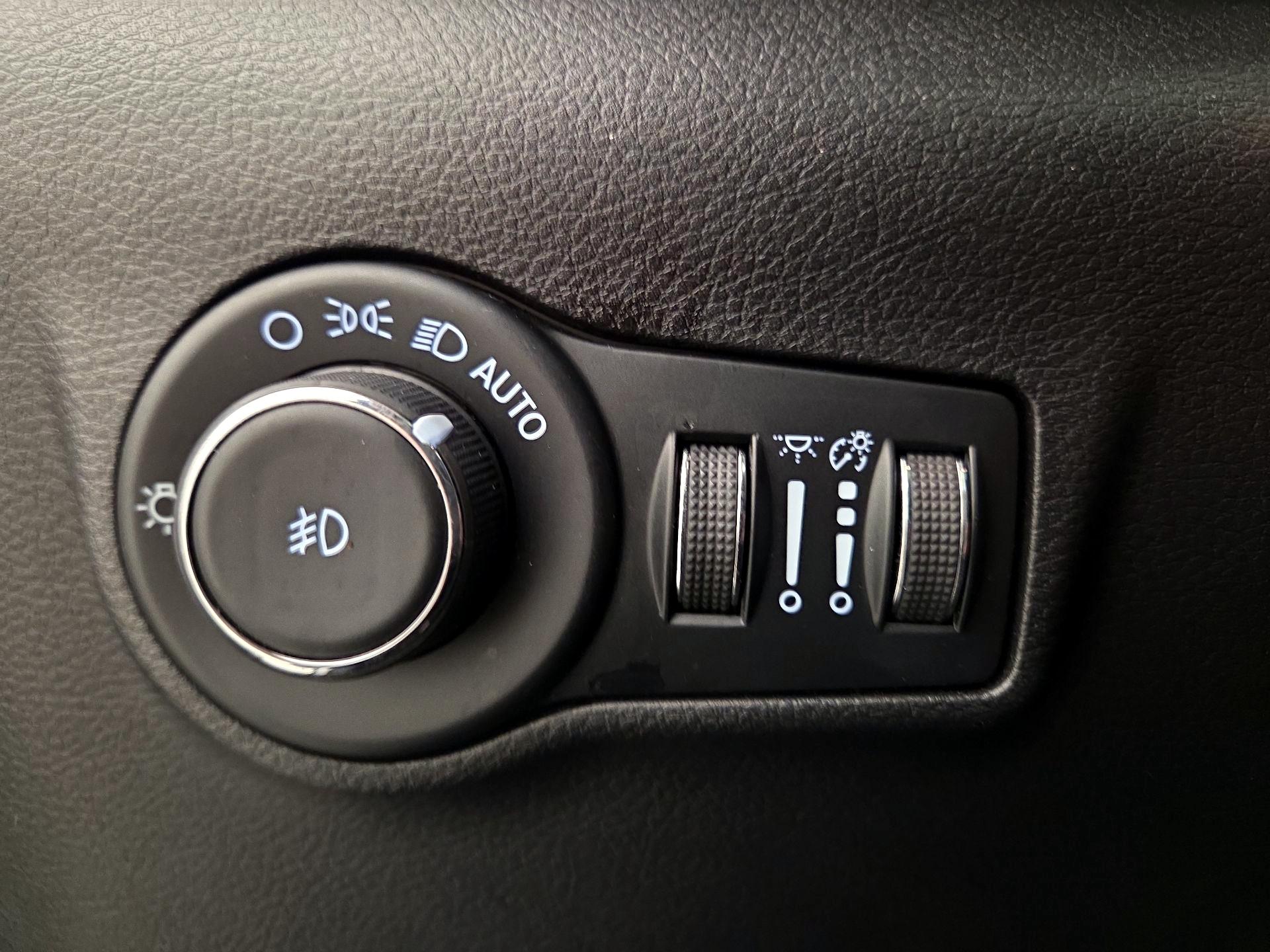 Thumbnail: 2022 Jeep Compass - 13