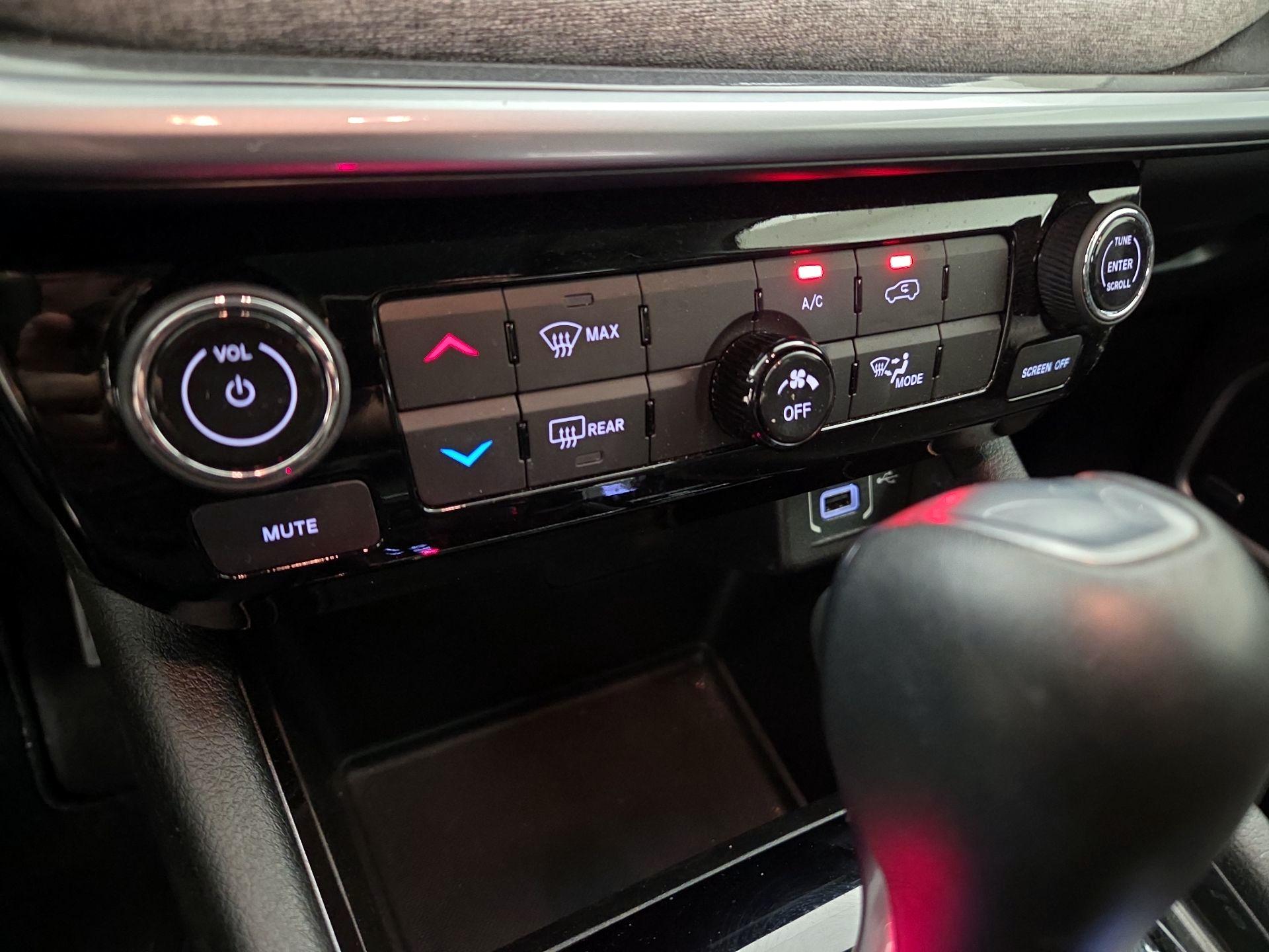 Thumbnail: 2022 Jeep Compass - 16