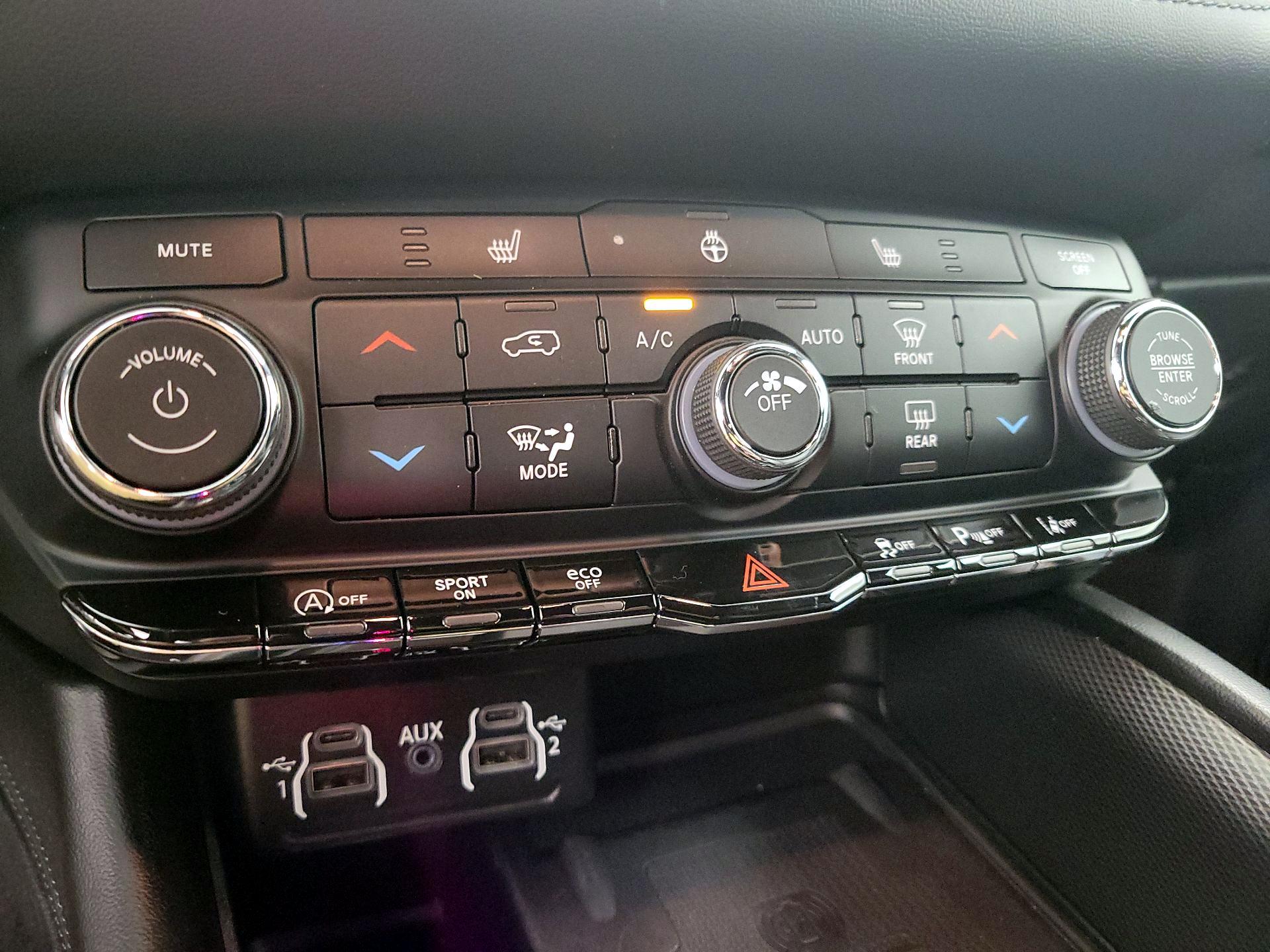 Thumbnail: 2022 Dodge Durango - 17