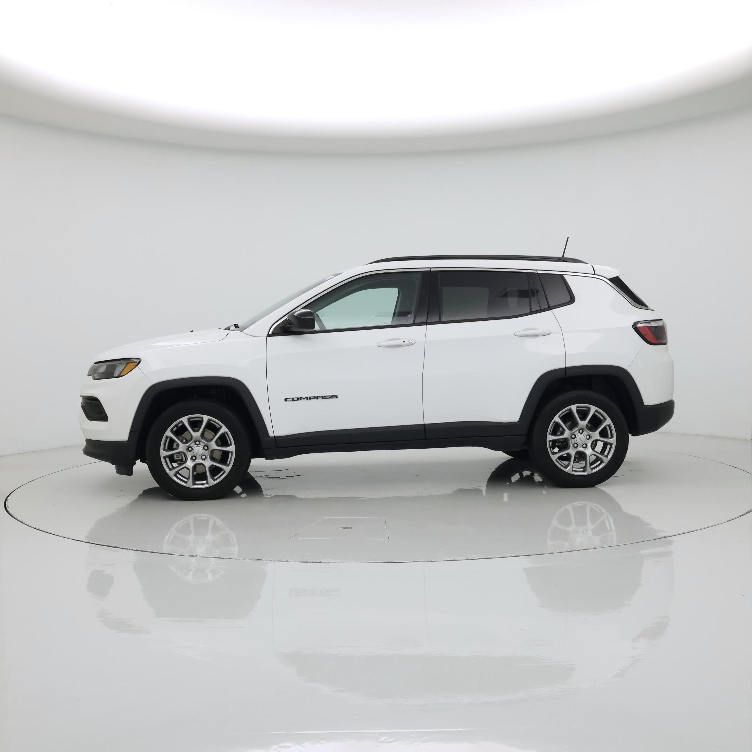 Thumbnail: 2022 Jeep Compass - 3