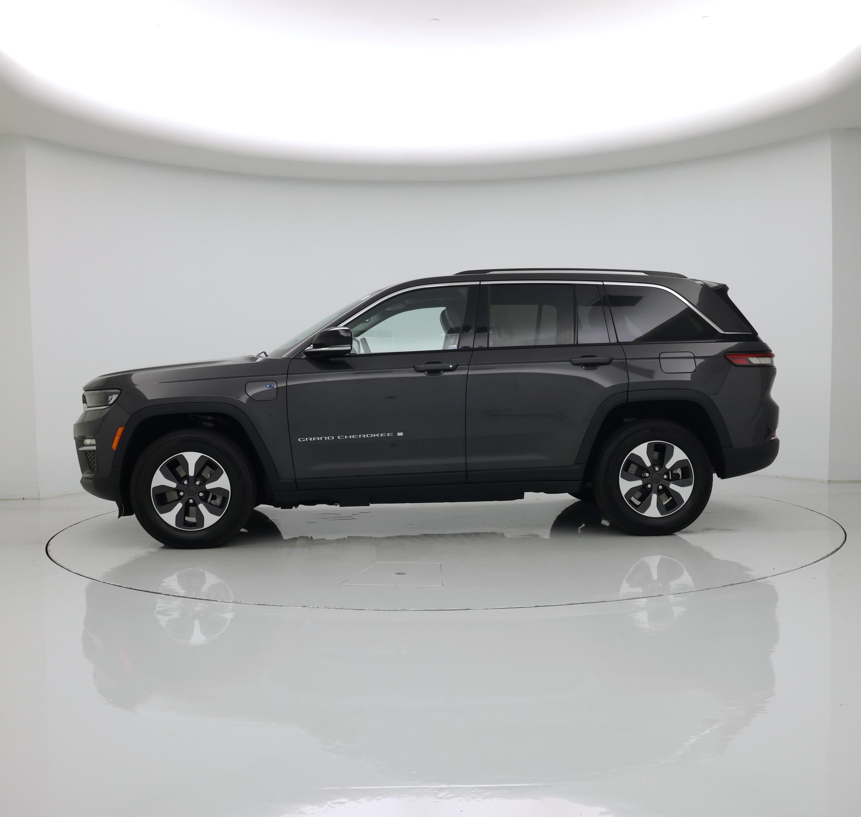Thumbnail: 2023 Jeep Grand Cherokee - 3