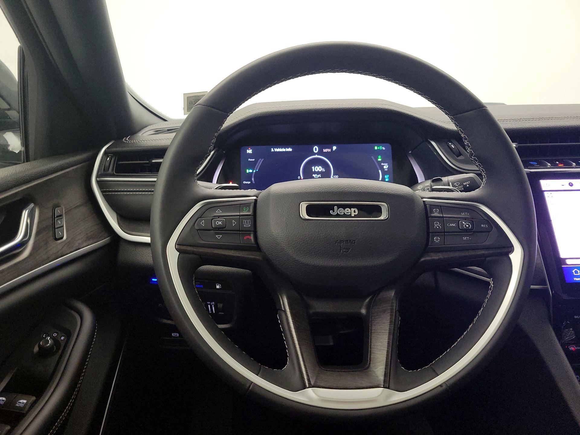 Thumbnail: 2024 Jeep Grand Cherokee - 10