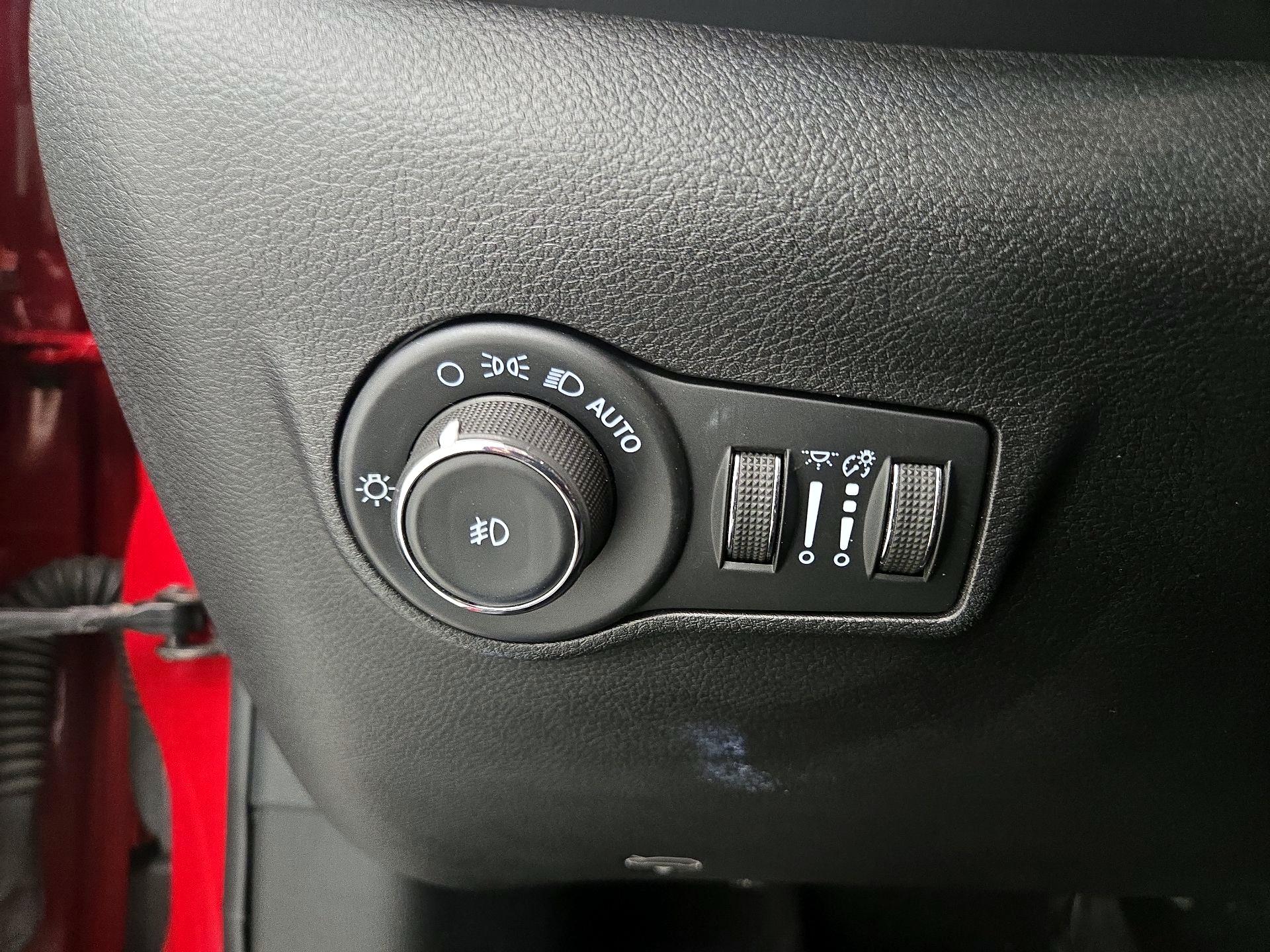 Thumbnail: 2022 Jeep Compass - 13