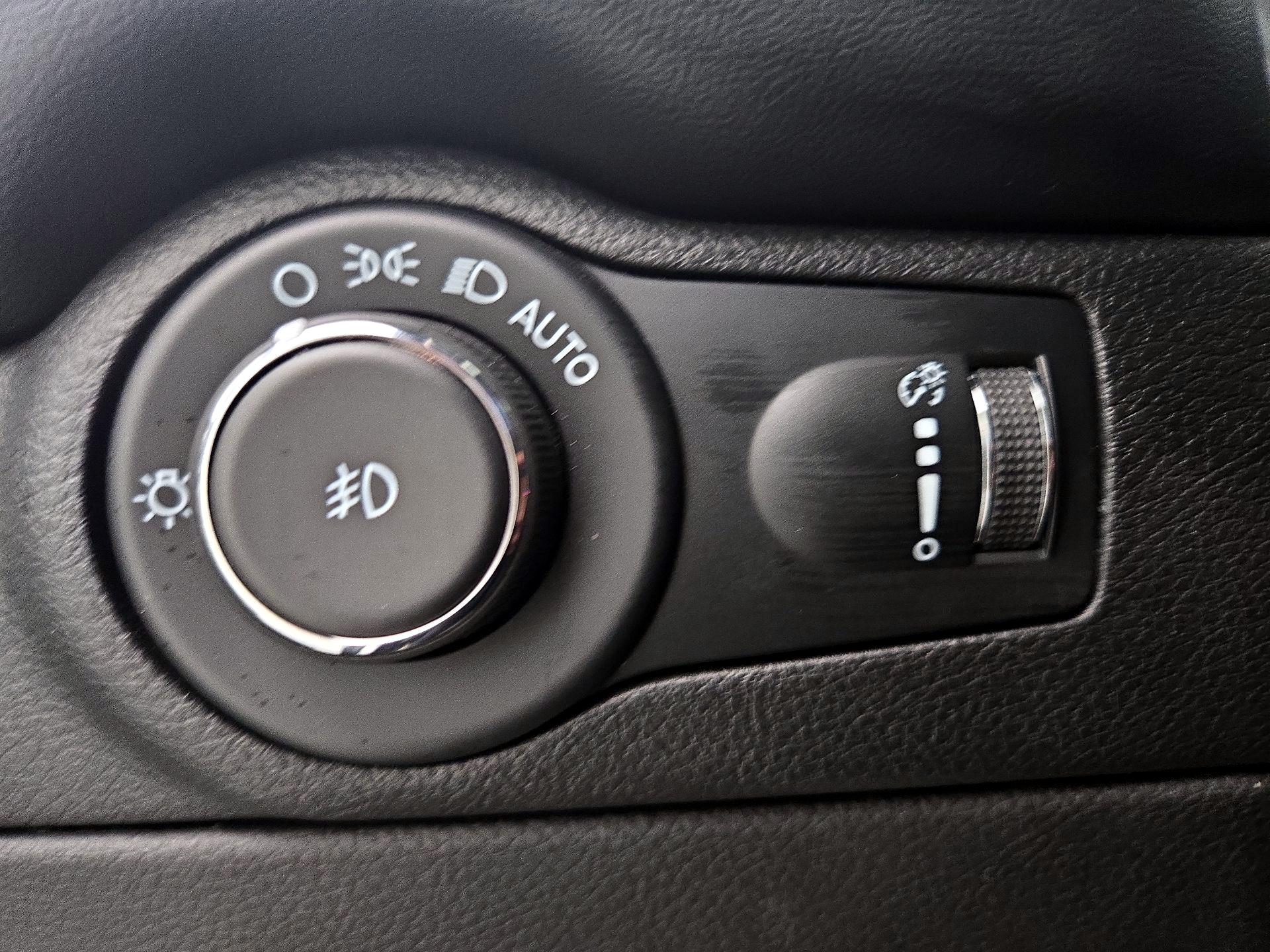 Thumbnail: 2022 Dodge Durango - 13