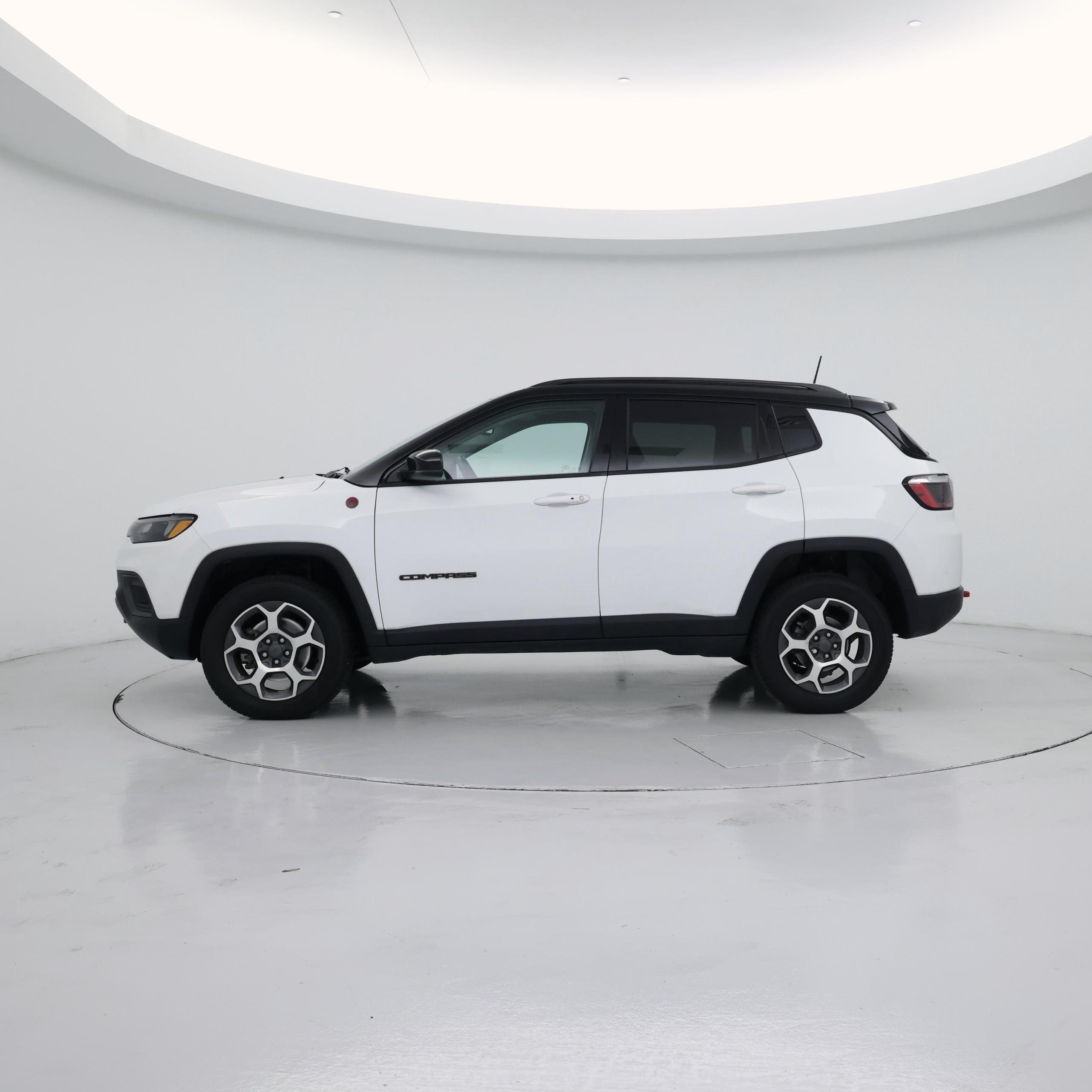 Thumbnail: 2022 Jeep Compass - 3
