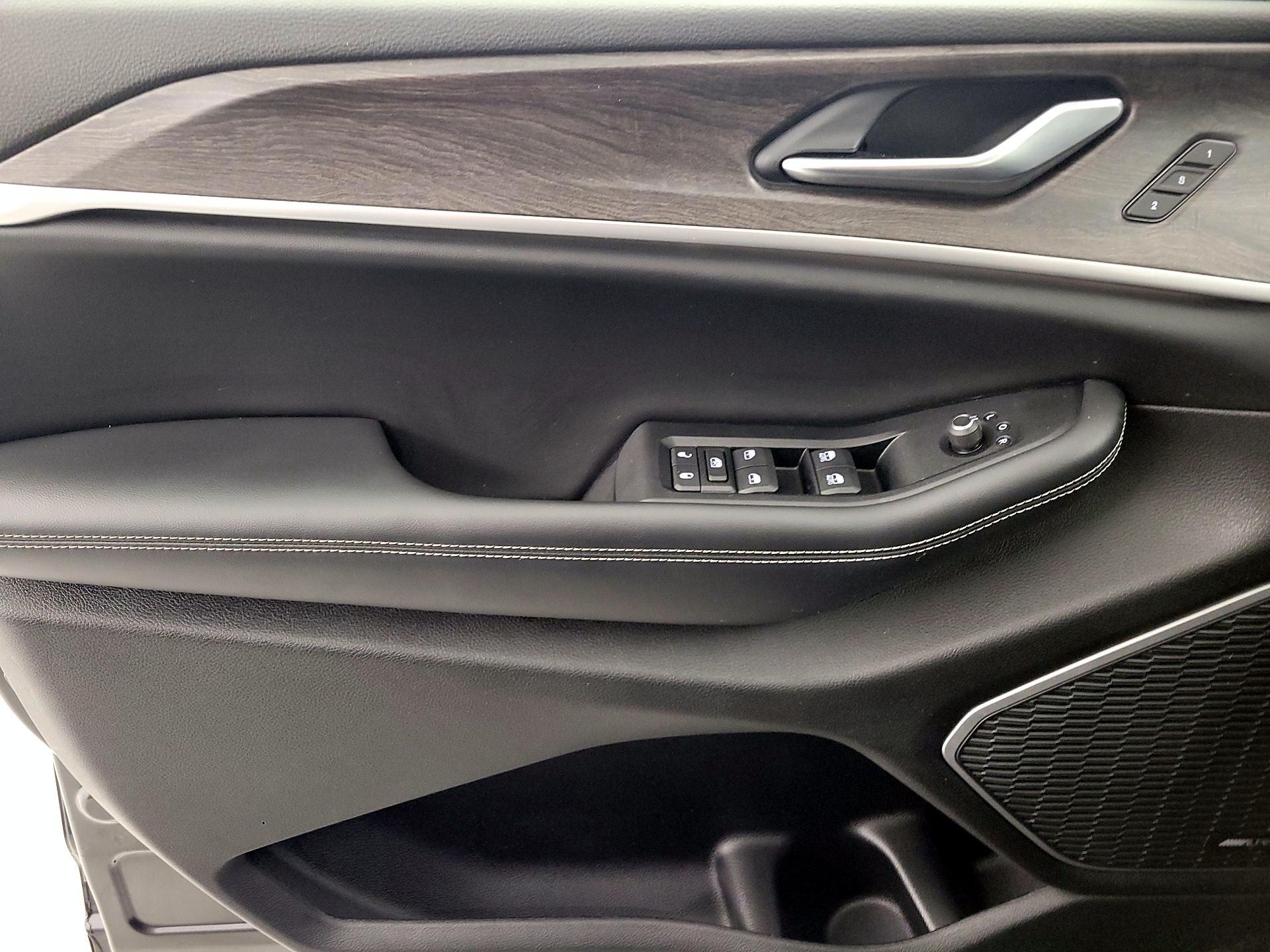 Thumbnail: 2023 Jeep Grand Cherokee - 12