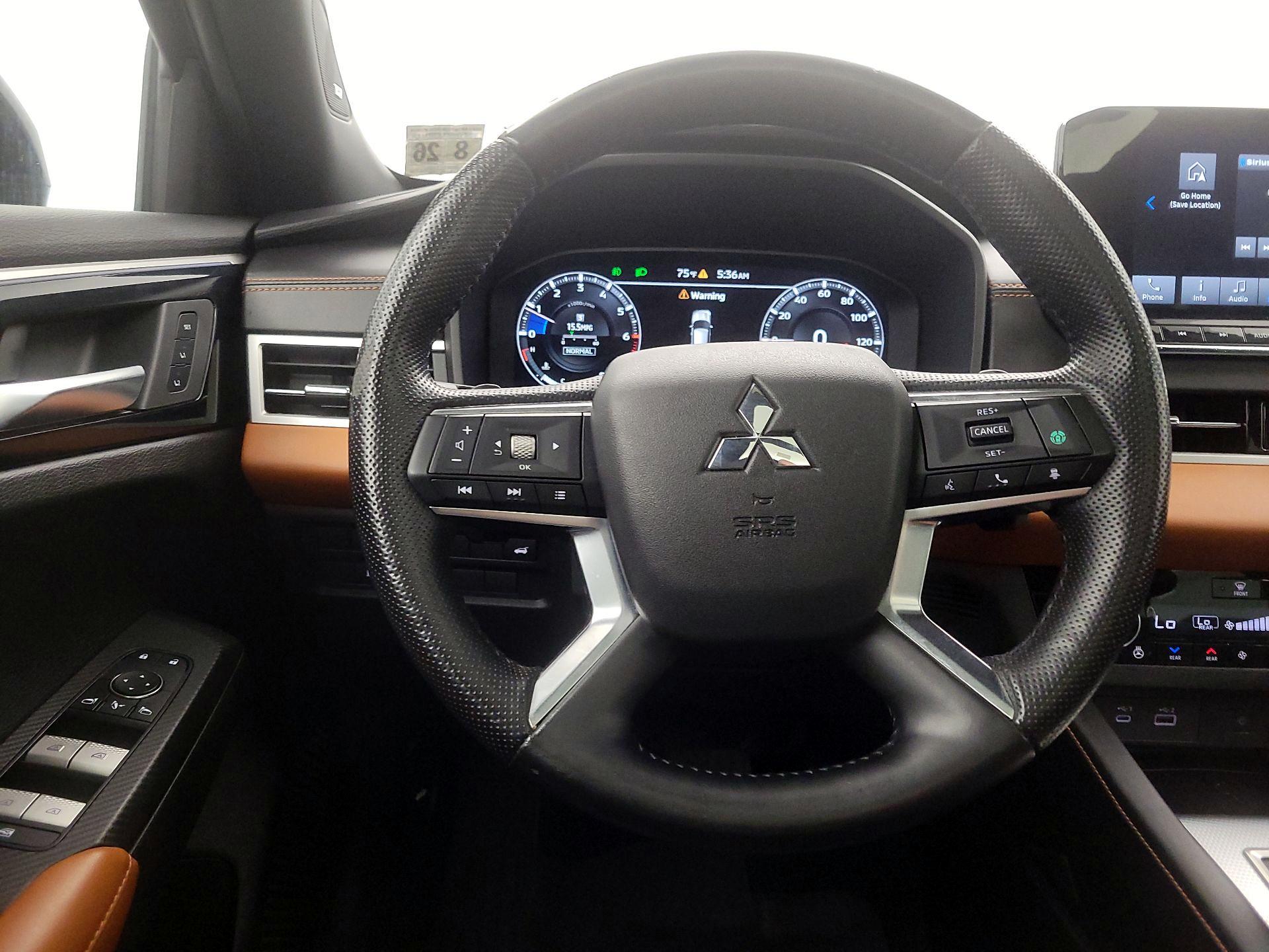 Thumbnail: 2022 Mitsubishi Outlander - 10