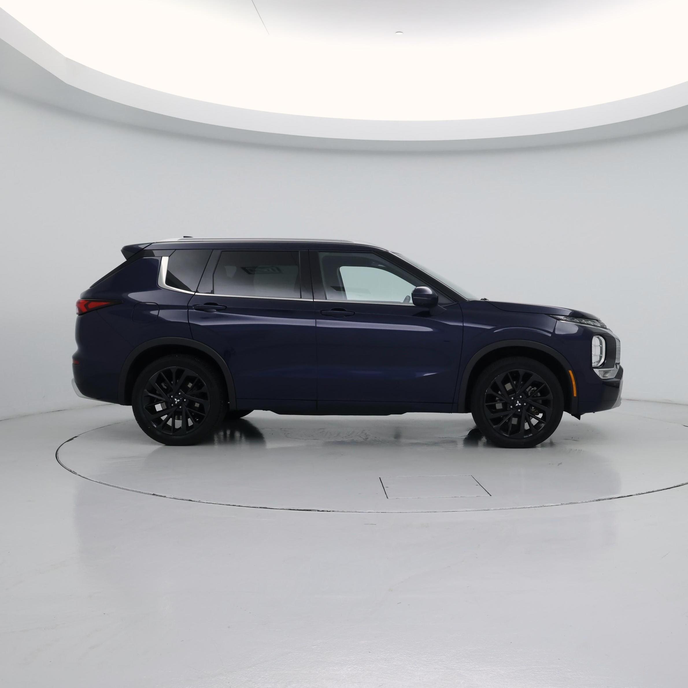 Thumbnail: 2022 Mitsubishi Outlander - 7