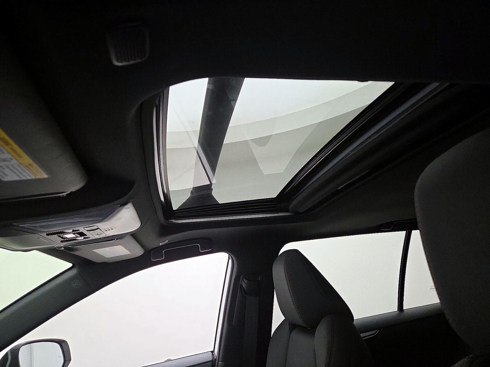2023 Toyota RAV4 SE - Photo 20