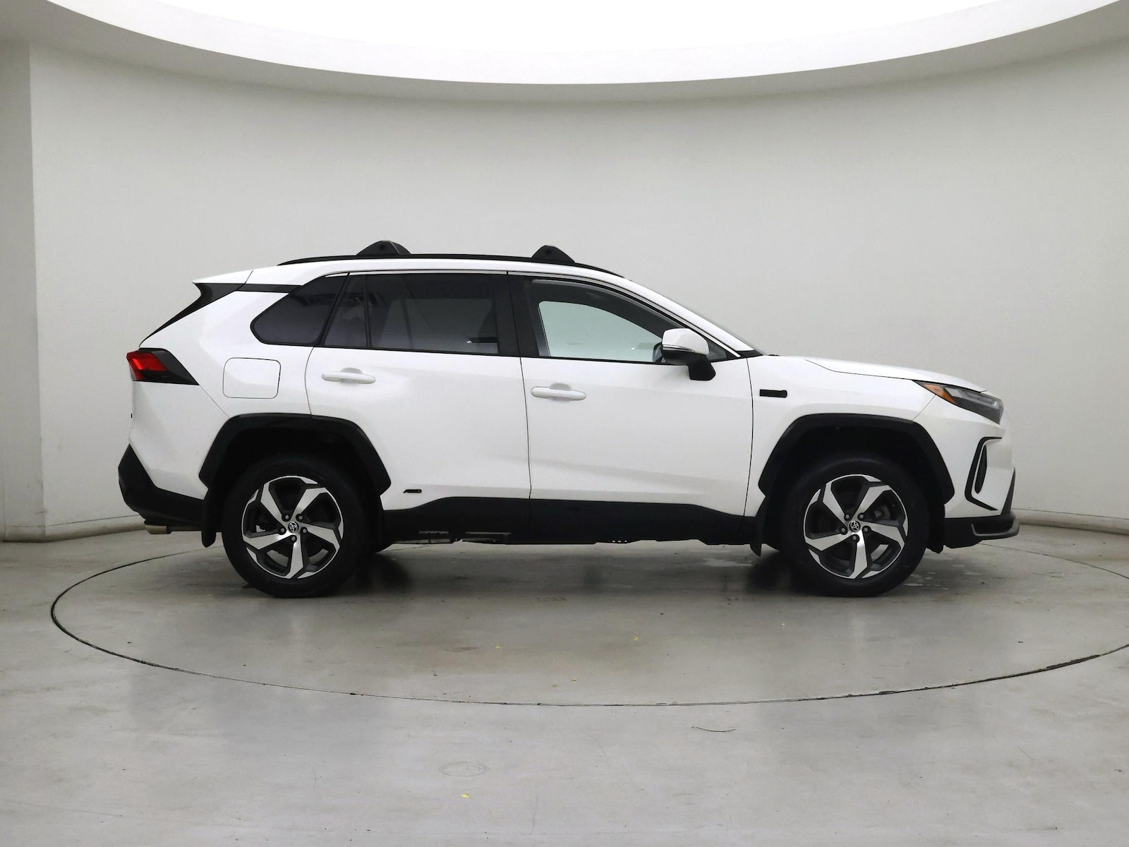 2023 Toyota RAV4 SE - Photo 8
