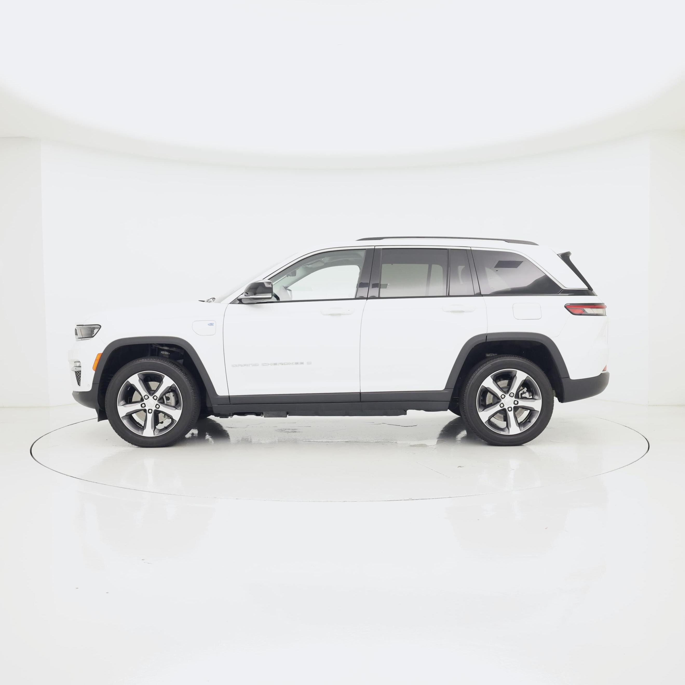 Thumbnail: 2023 Jeep Grand Cherokee - 3