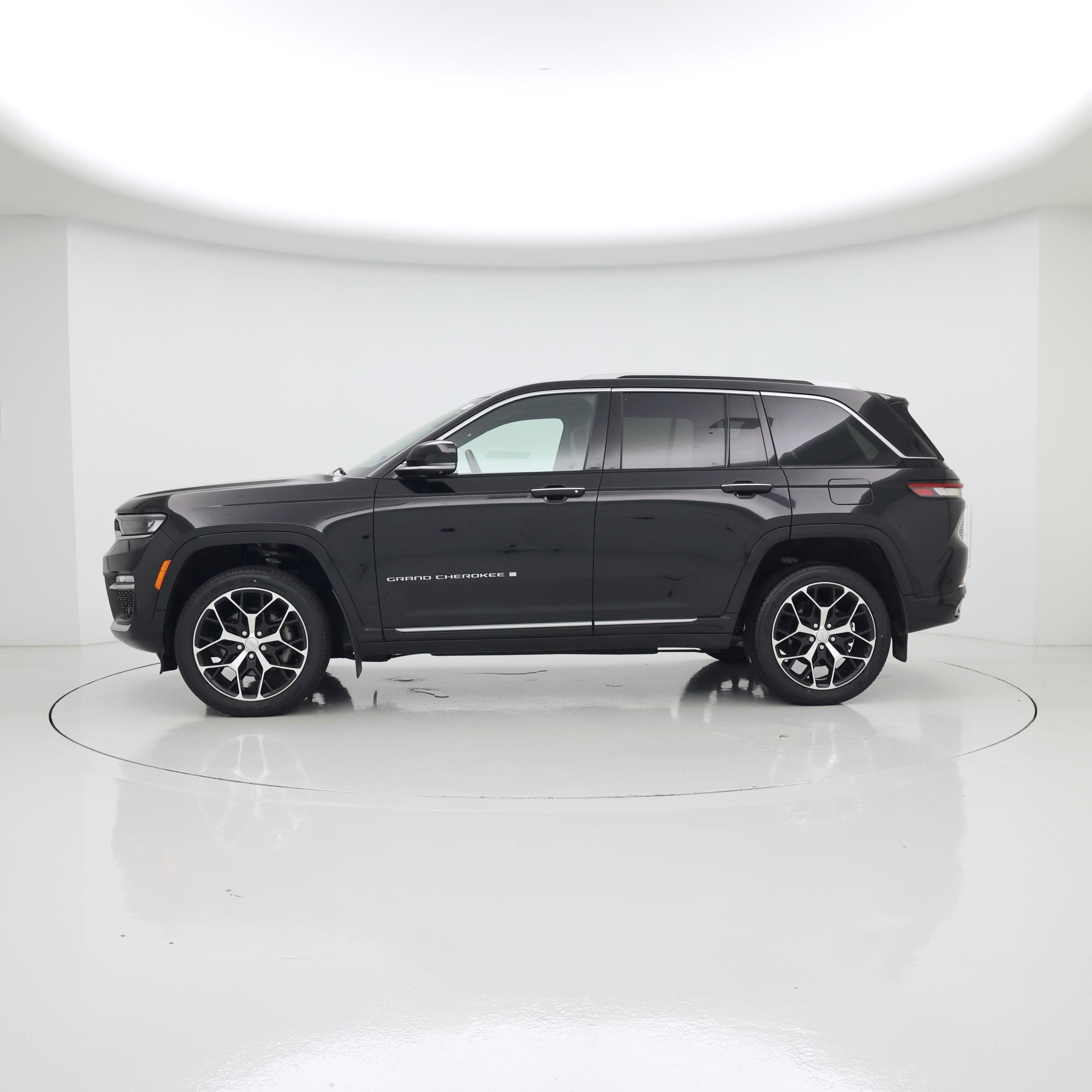 Thumbnail: 2022 Jeep Grand Cherokee - 3