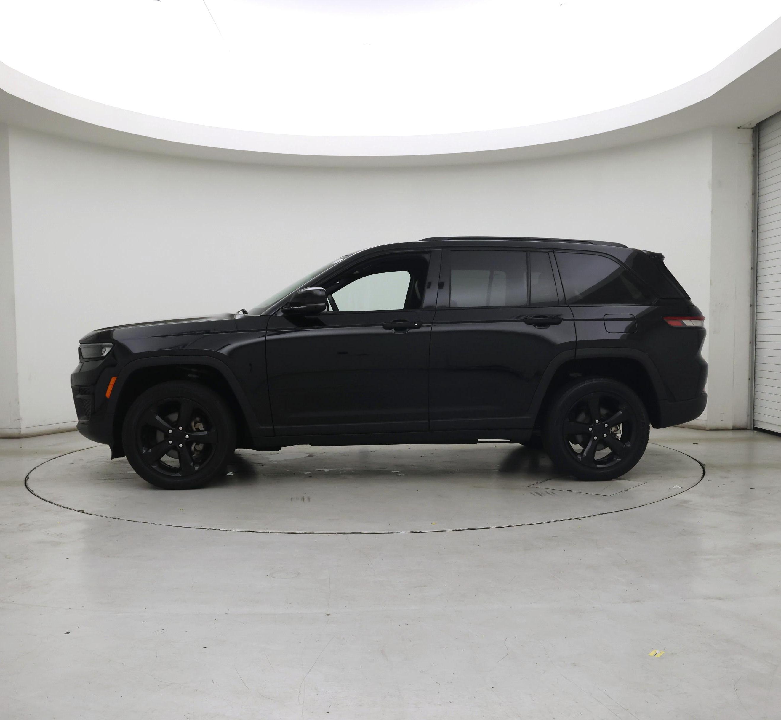 Thumbnail: 2023 Jeep Grand Cherokee - 3