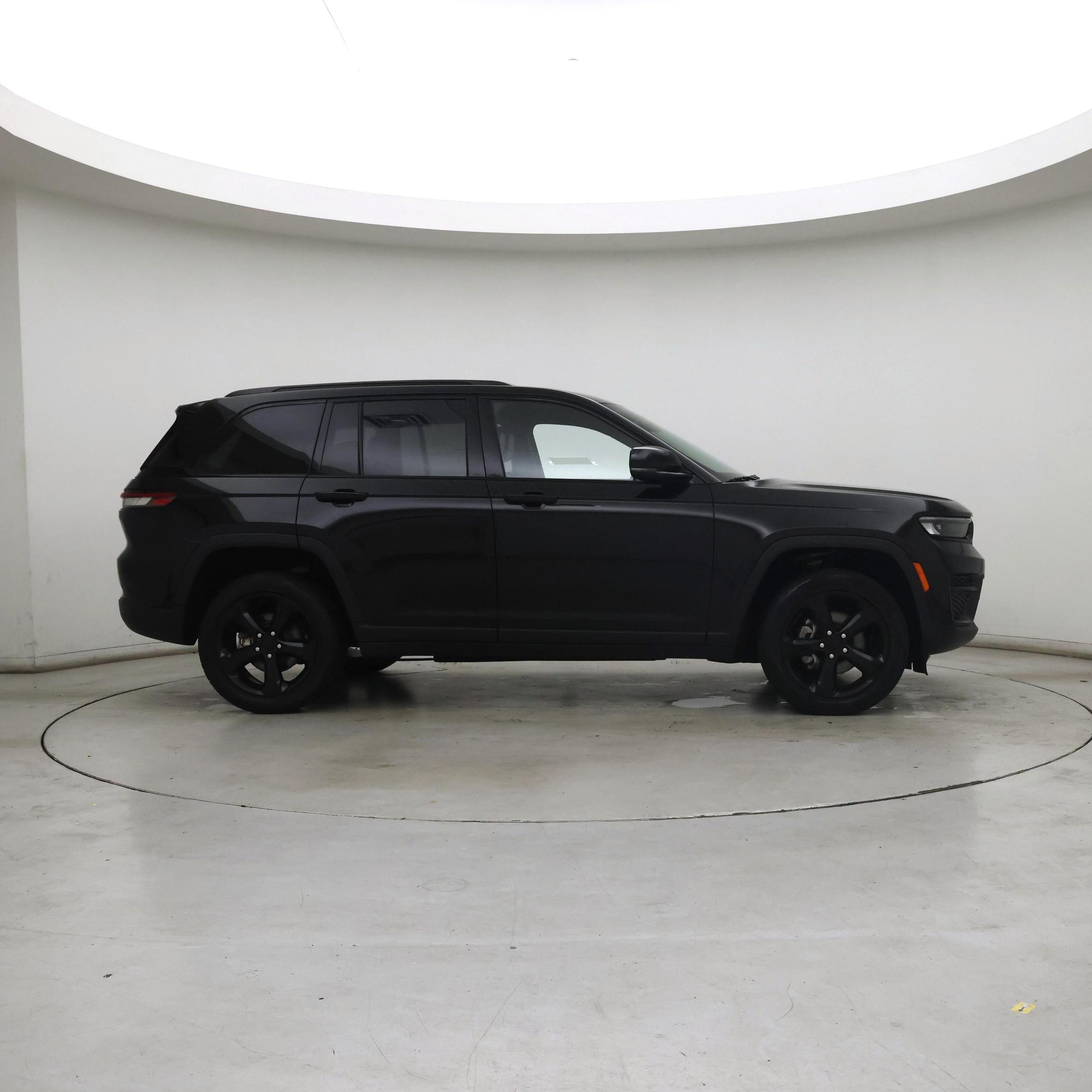 Thumbnail: 2023 Jeep Grand Cherokee - 7