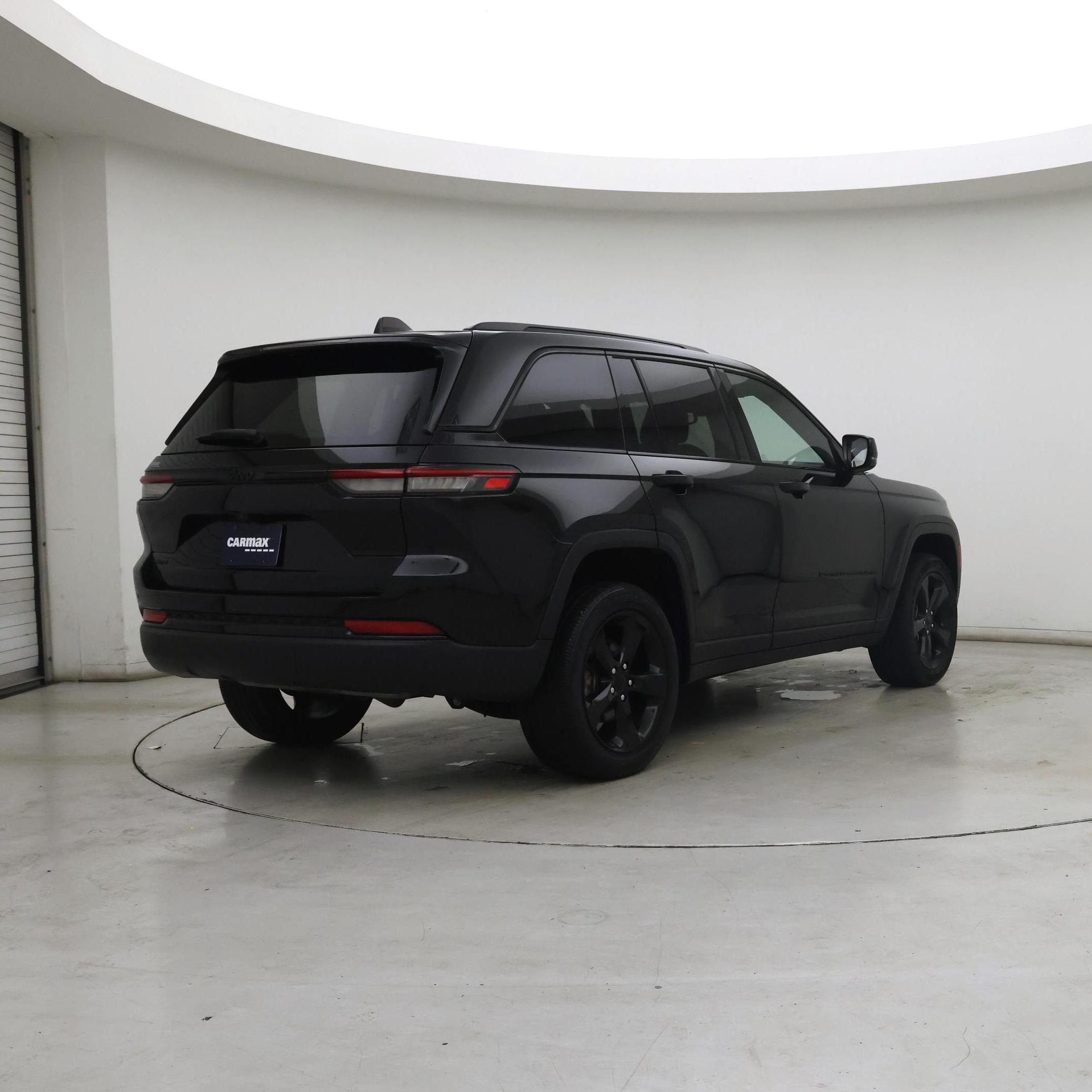 Thumbnail: 2023 Jeep Grand Cherokee - 8